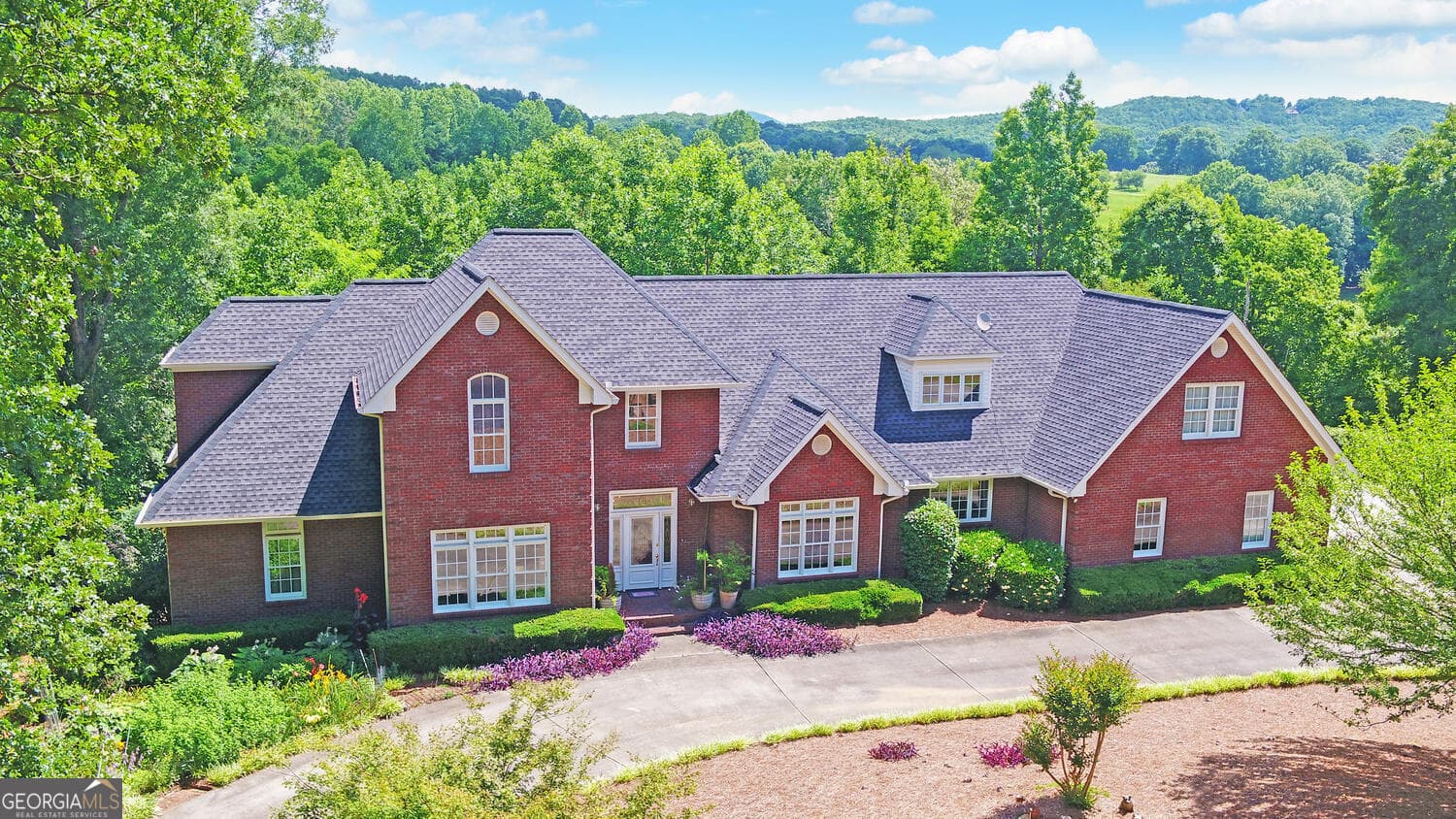 5 bedroom, 6 bathroom single family residence for sale at 135 Winter Court, Clarkesville, GA 30523