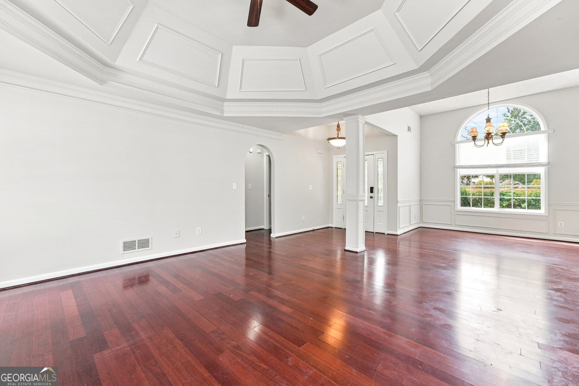 5 bedroom, 3 bathroom, 3,545 sq ft single family residence for sale at 4304 Talmadge Trace, Snellville, GA 30039 — photo 3