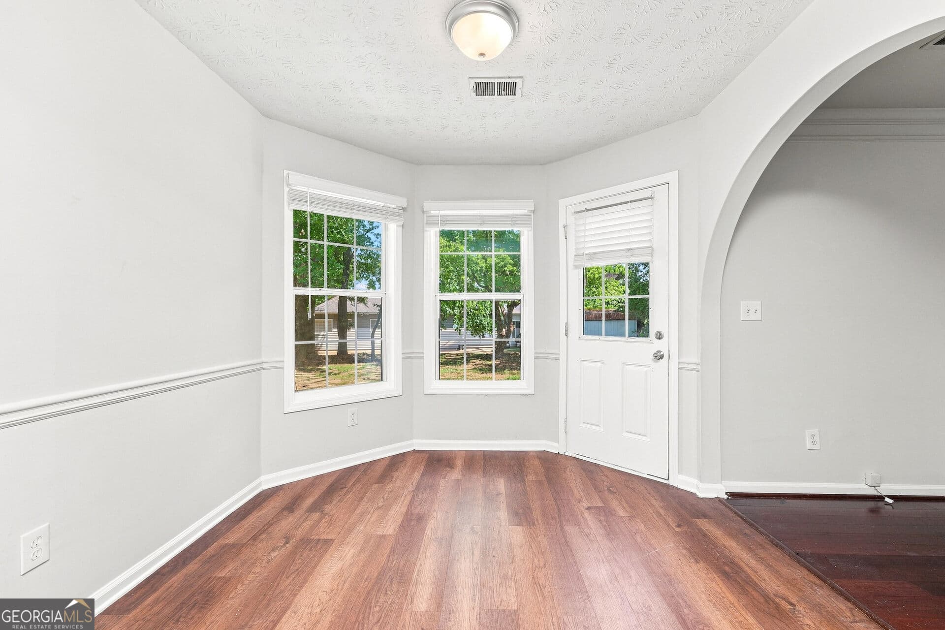 5 bedroom, 3 bathroom, 3,545 sq ft single family residence for sale at 4304 Talmadge Trace, Snellville, GA 30039 — photo 8