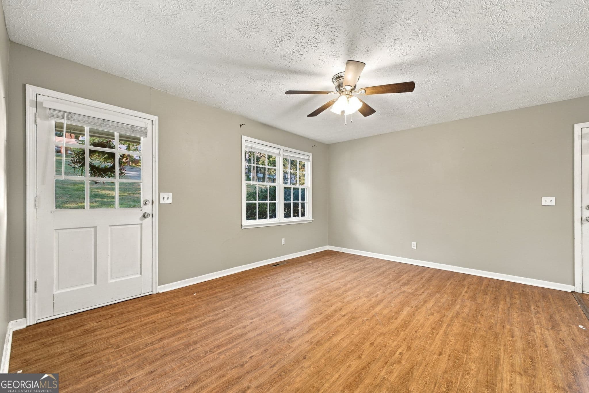3 bedroom, 2 bathroom, 1,000 sq ft single family residence for sale at 206 Briarwood Drive, Calhoun, GA 30701 — photo 6