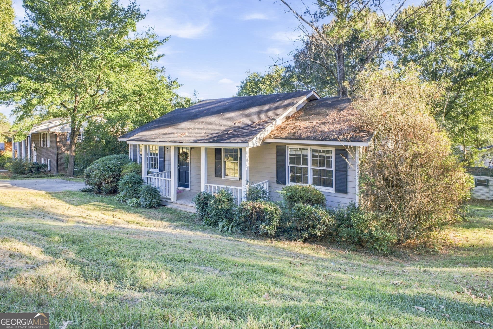 3 bedroom, 2 bathroom, 1,000 sq ft single family residence for sale at 206 Briarwood Drive, Calhoun, GA 30701 — photo 3