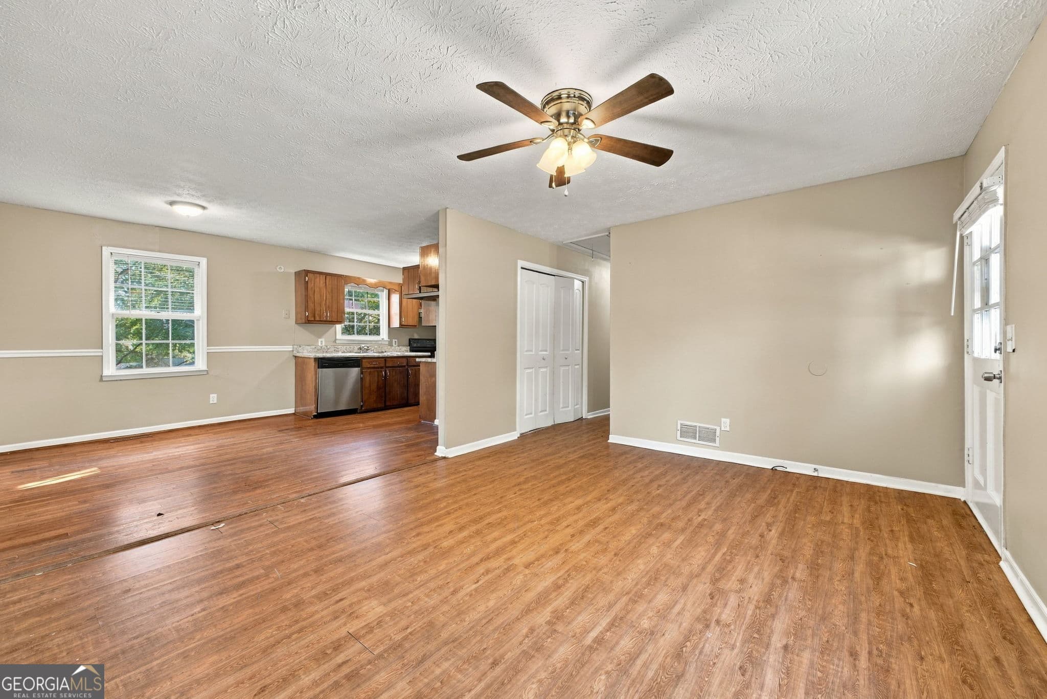 3 bedroom, 2 bathroom, 1,000 sq ft single family residence for sale at 206 Briarwood Drive, Calhoun, GA 30701 — photo 8
