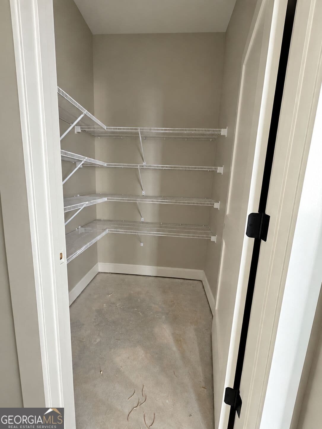 3 bedroom, 2.5 bathroom, 1,680 sq ft single family residence for sale at 614 Lake Laurel, Milledgeville, GA 31061 — photo 4