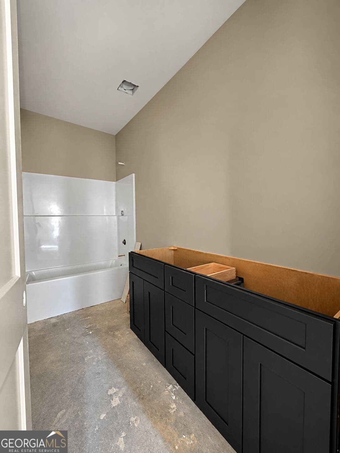 3 bedroom, 2.5 bathroom, 1,680 sq ft single family residence for sale at 614 Lake Laurel, Milledgeville, GA 31061 — photo 8