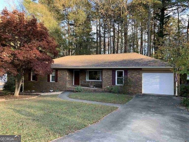 4 bedroom, 2 bathroom, 1,506 sq ft single family residence for rent at 146 Sweetgum Road, Peachtree City, GA 30269 for $2,550 a month