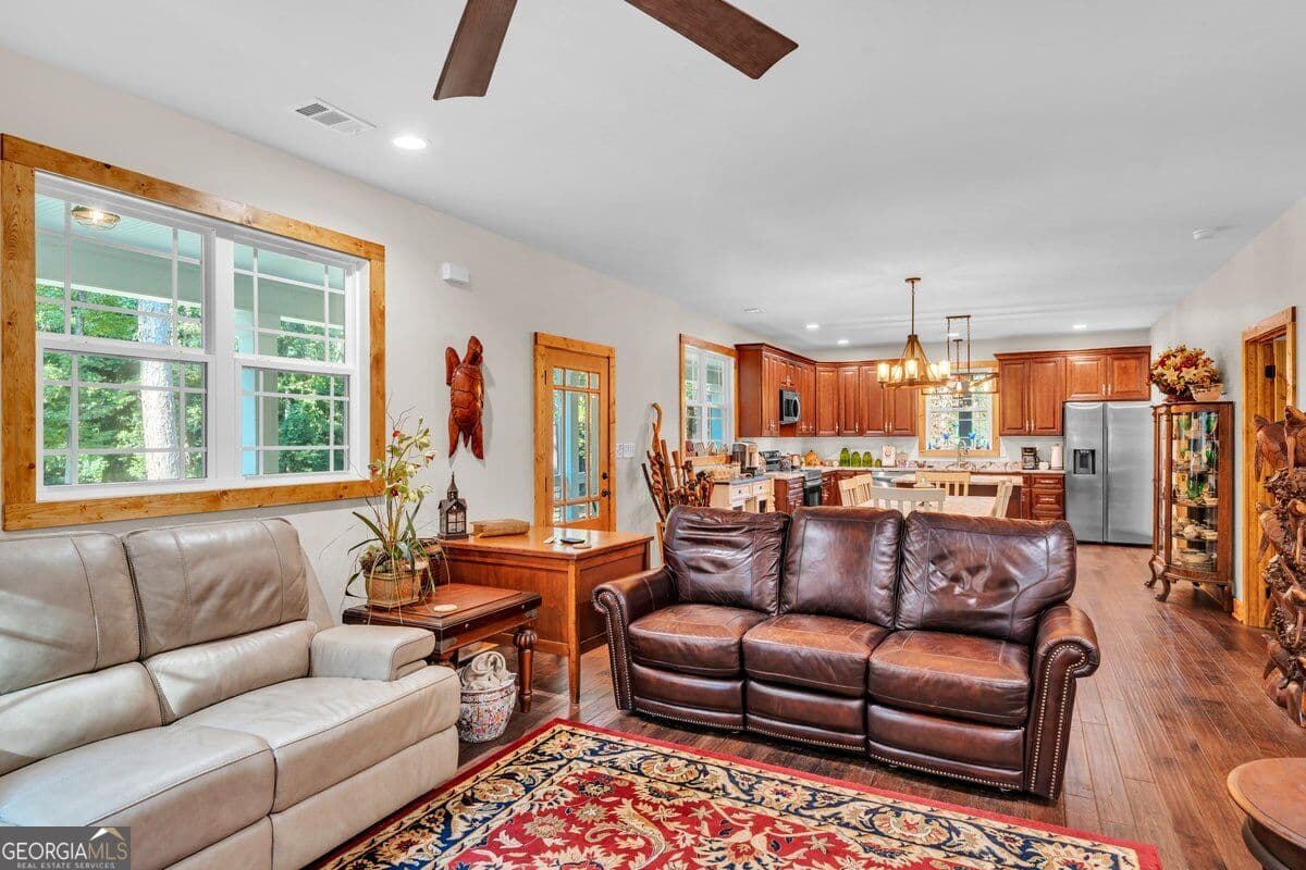 2 bedroom, 2 bathroom, 1,672 sq ft single family residence for sale at 303 E Woodward Street, Vienna, GA 31092 — photo 7