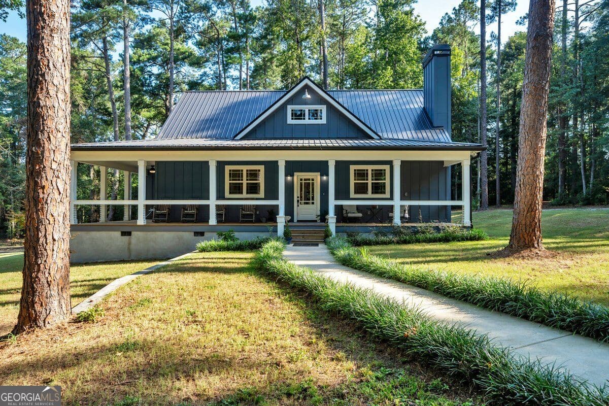 2 bedroom, 2 bathroom, 1,672 sq ft single family residence for sale at 303 E Woodward Street, Vienna, GA 31092