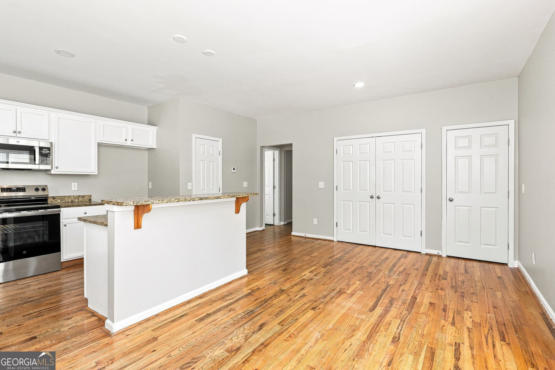 3 bedroom, 2.5 bathroom, 1,722 sq ft single family residence for sale at 697 Cooper Street, Atlanta, GA 30315 — photo 6