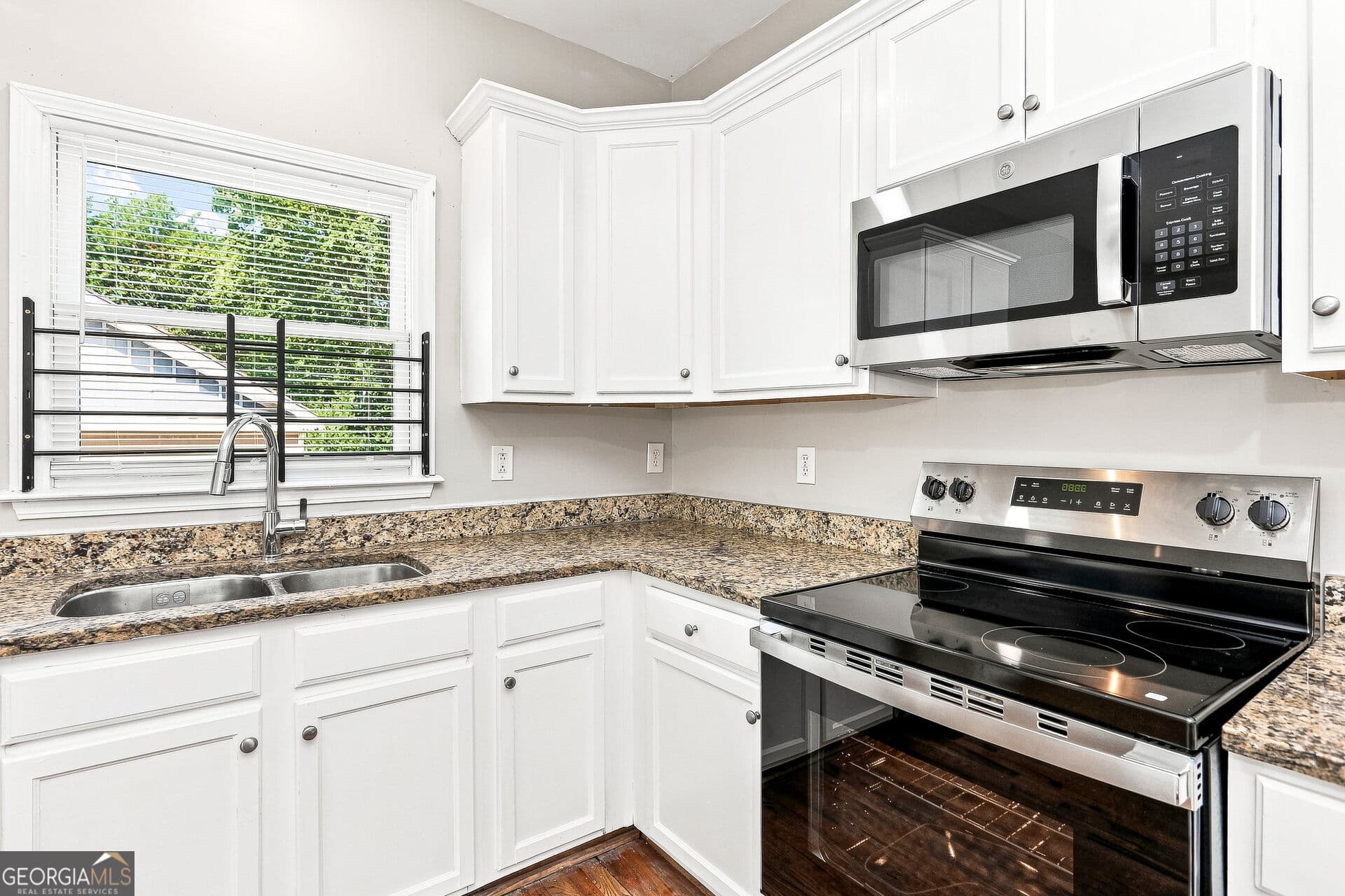 3 bedroom, 2.5 bathroom, 1,722 sq ft single family residence for sale at 697 Cooper Street, Atlanta, GA 30315 — photo 10