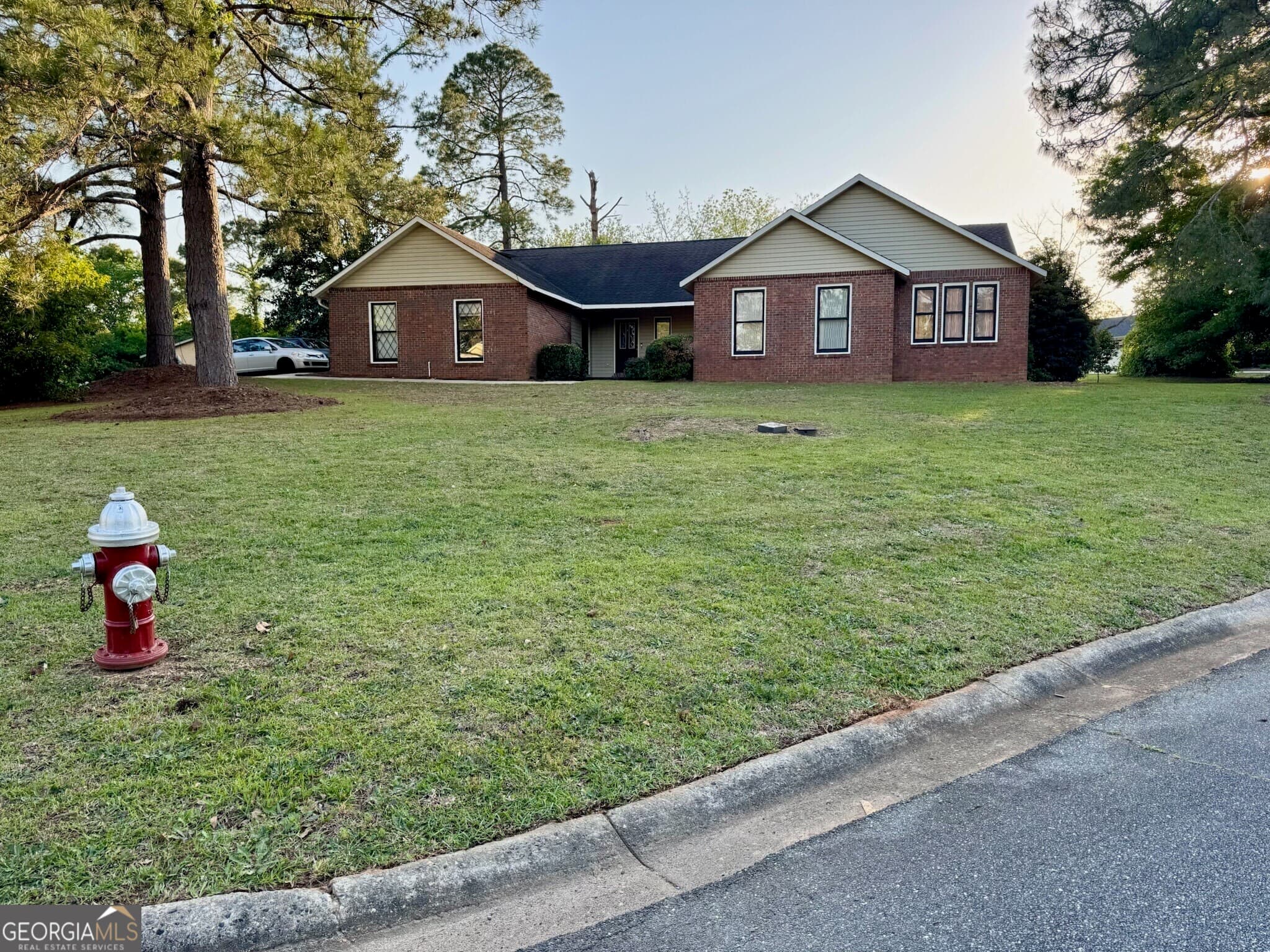 3 bedroom, 2 bathroom, 2,708 sq ft single family residence sold at 101 Shiloh Place, Warner Robins, GA 31088
