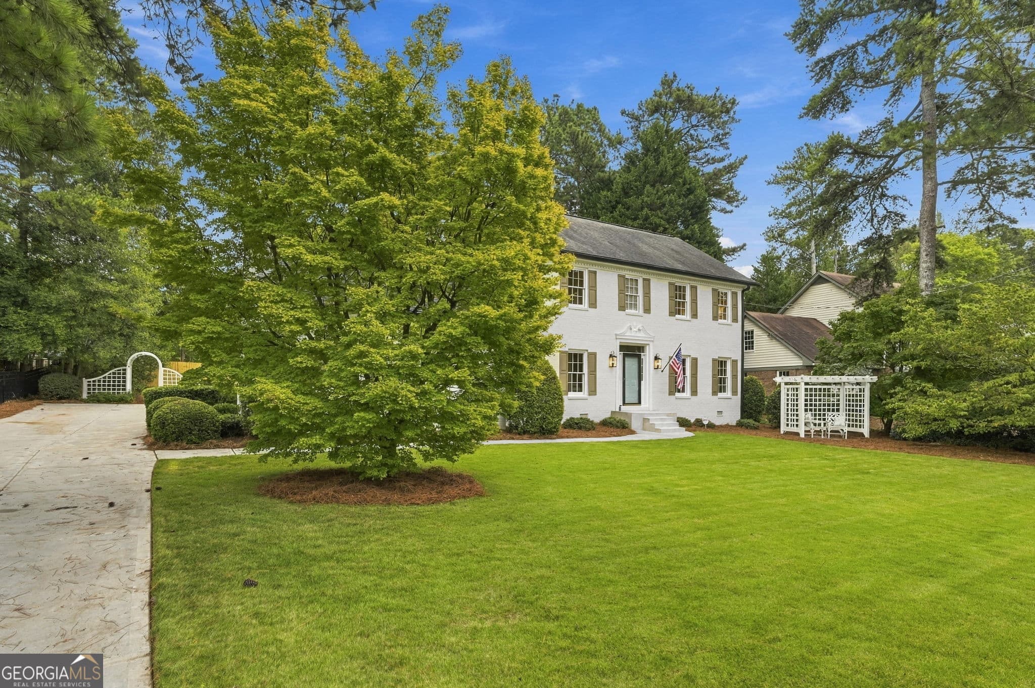 5 bedroom, 3 bathroom, 3,300 sq ft single family residence for sale at 3093 Terramar Drive, Atlanta, GA 30341 — photo 3