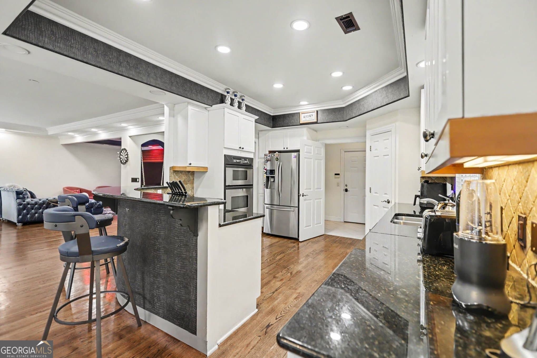 4 bedroom, 3 bathroom, 3,226 sq ft townhouse for sale at 6375 Glenridge Drive 200, Sandy Springs, GA 30328 — photo 7
