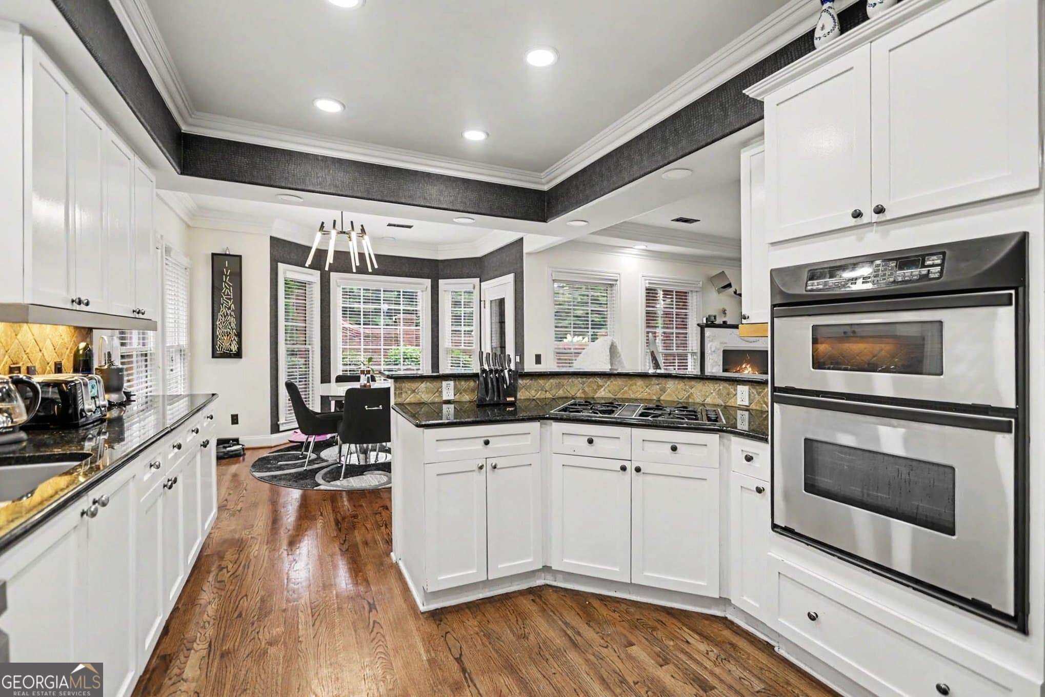 4 bedroom, 3 bathroom, 3,226 sq ft townhouse for sale at 6375 Glenridge Drive 200, Sandy Springs, GA 30328 — photo 5