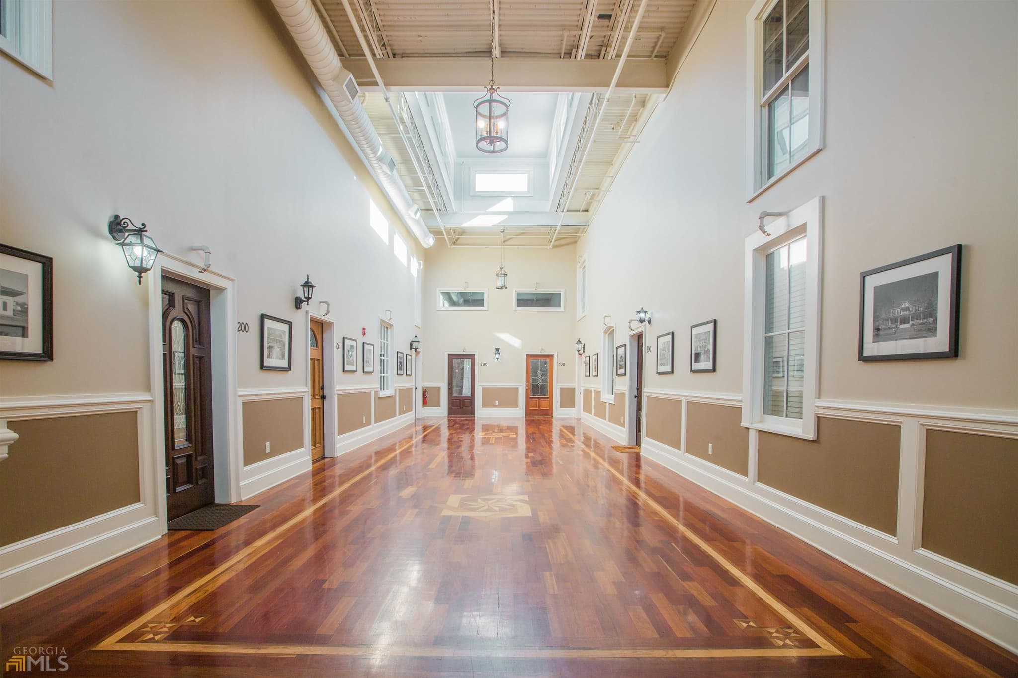 2 bedroom, 2.5 bathroom, 2,182 sq ft loft,single family residence for rent at 315 North Main Street #800, Madison, GA 30650 for $2,400 a month