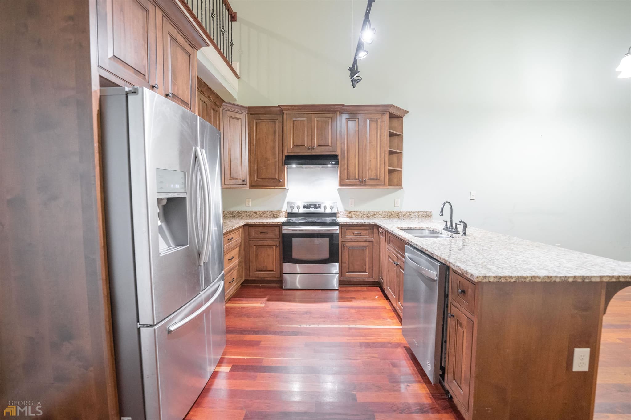 2 bedroom, 2.5 bathroom, 2,182 sq ft loft,single family residence for rent at 315 North Main Street #800, Madison, GA 30650 for $2,400 a month — photo 5