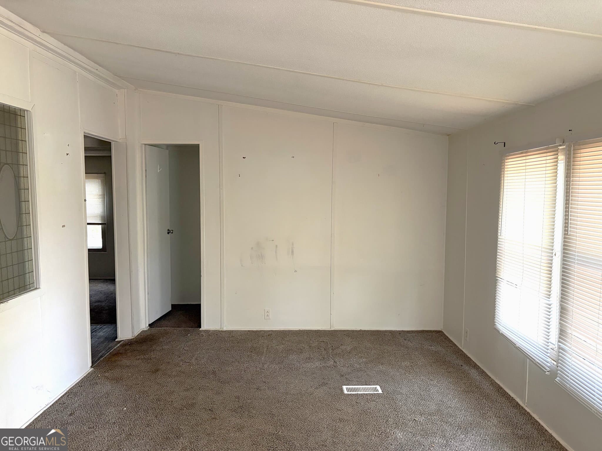 3 bedroom, 2 bathroom, 960 sq ft single family residence under contract at 109 Stagecoach Road, Cusseta, GA 31805 — photo 9