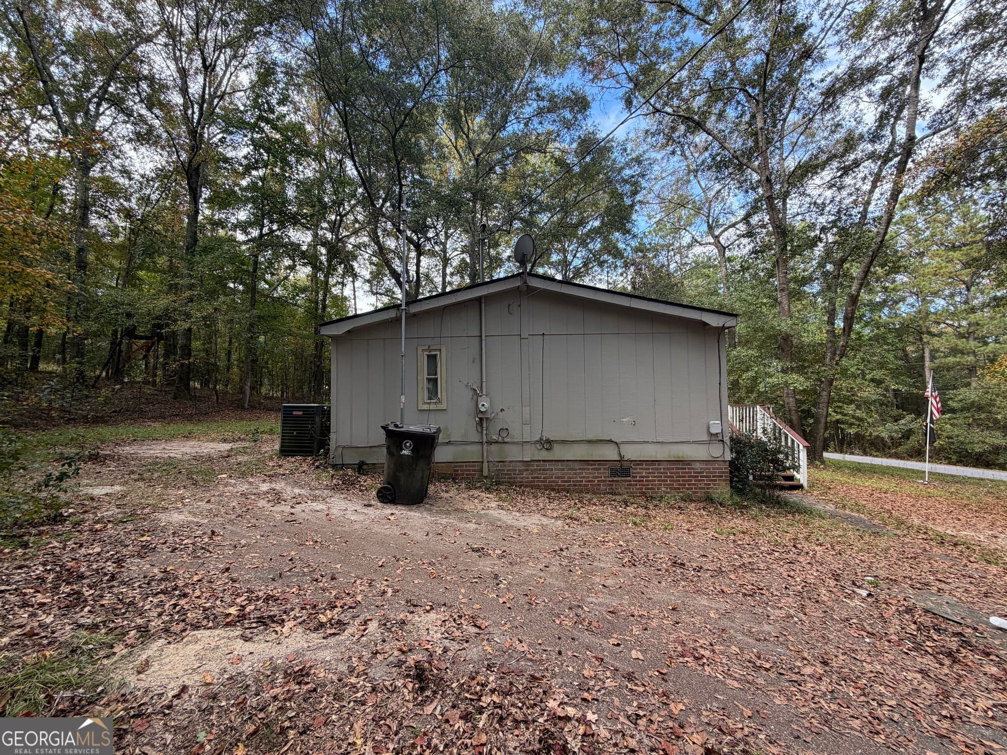 3 bedroom, 2 bathroom, 960 sq ft single family residence under contract at 109 Stagecoach Road, Cusseta, GA 31805 — photo 4