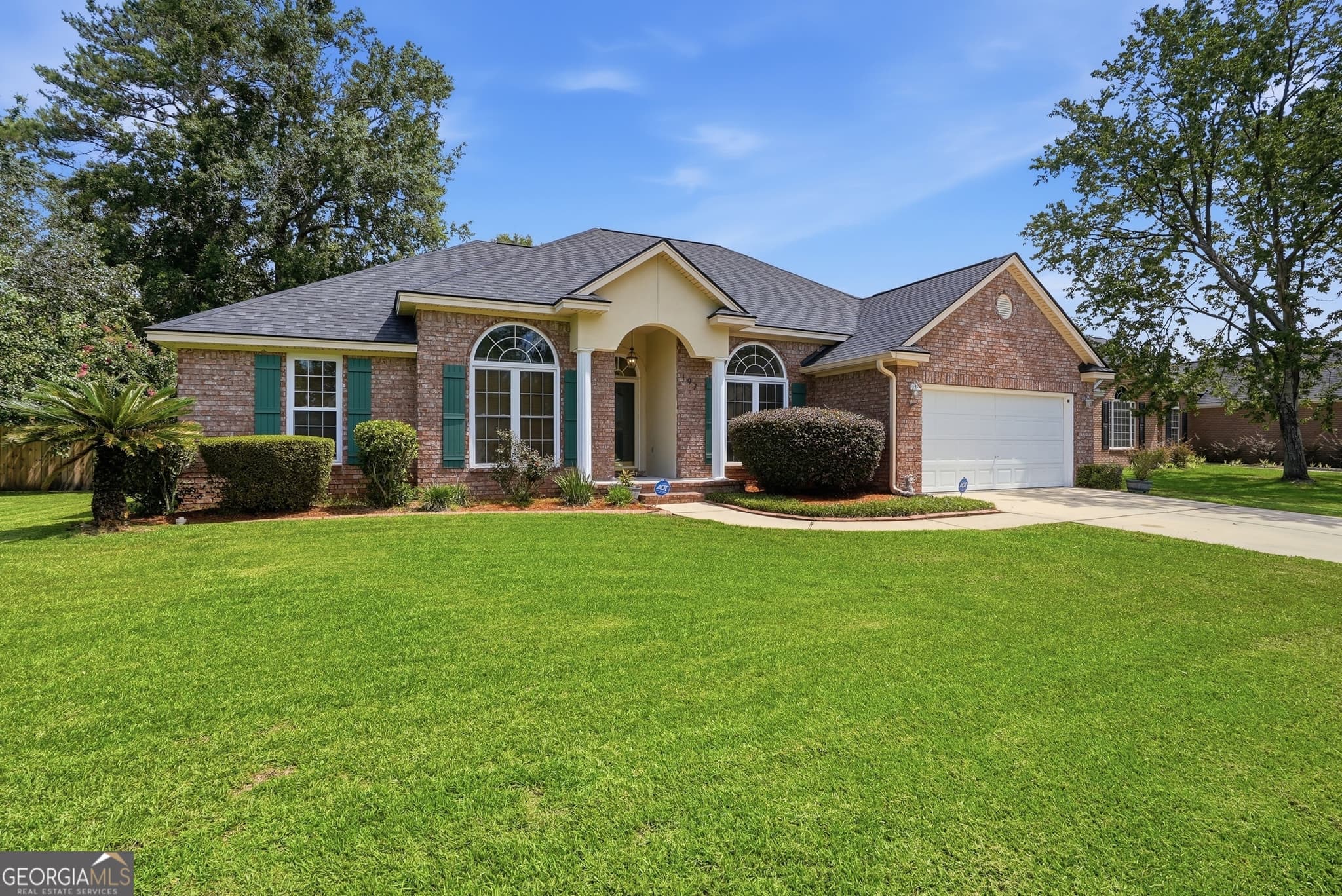 3 bedroom, 2 bathroom, 1,796 sq ft single family residence under contract at 197 Young Way, Richmond Hill, GA 31324 — photo 2