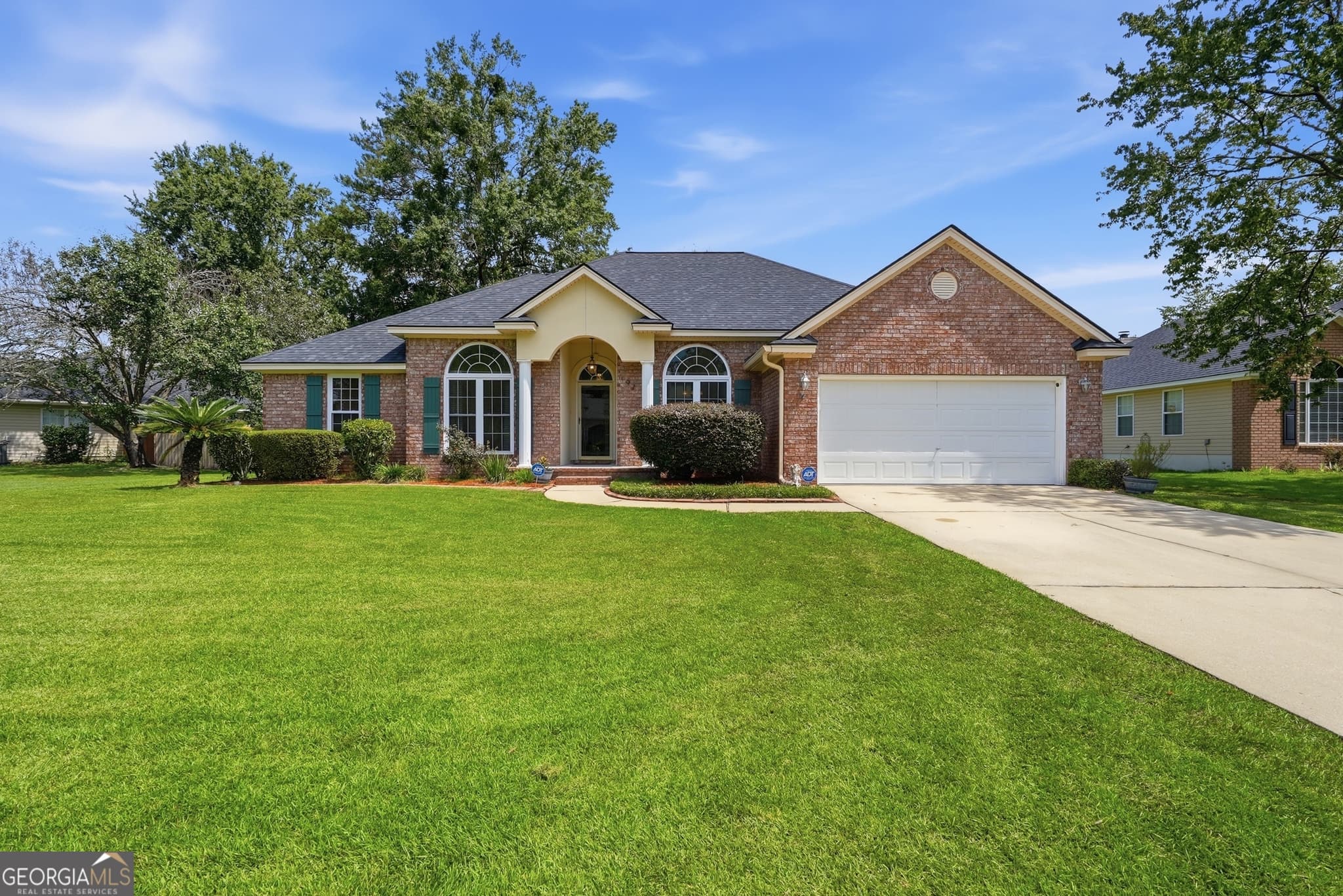 3 bedroom, 2 bathroom, 1,796 sq ft single family residence under contract at 197 Young Way, Richmond Hill, GA 31324