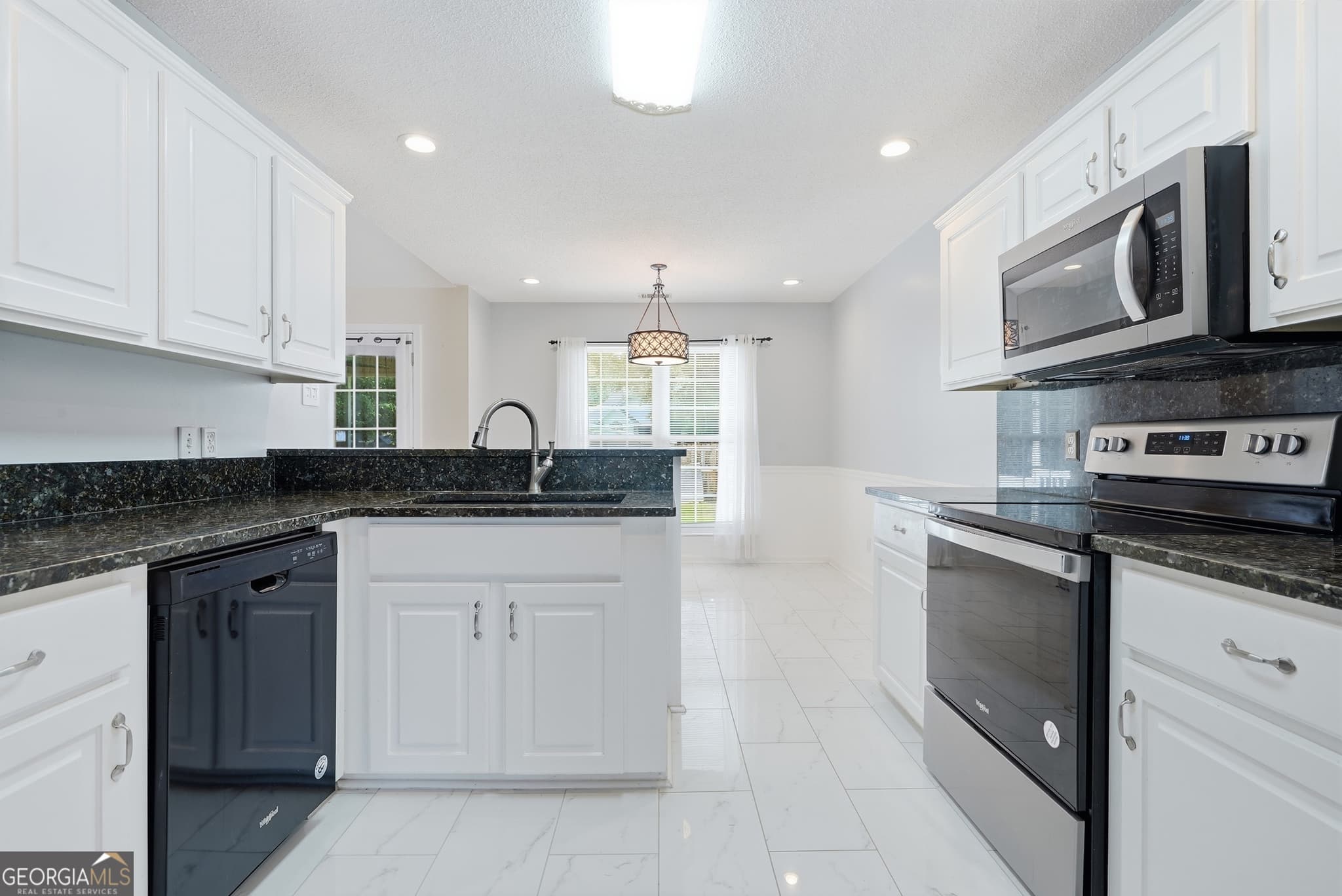3 bedroom, 2 bathroom, 1,796 sq ft single family residence under contract at 197 Young Way, Richmond Hill, GA 31324 — photo 9