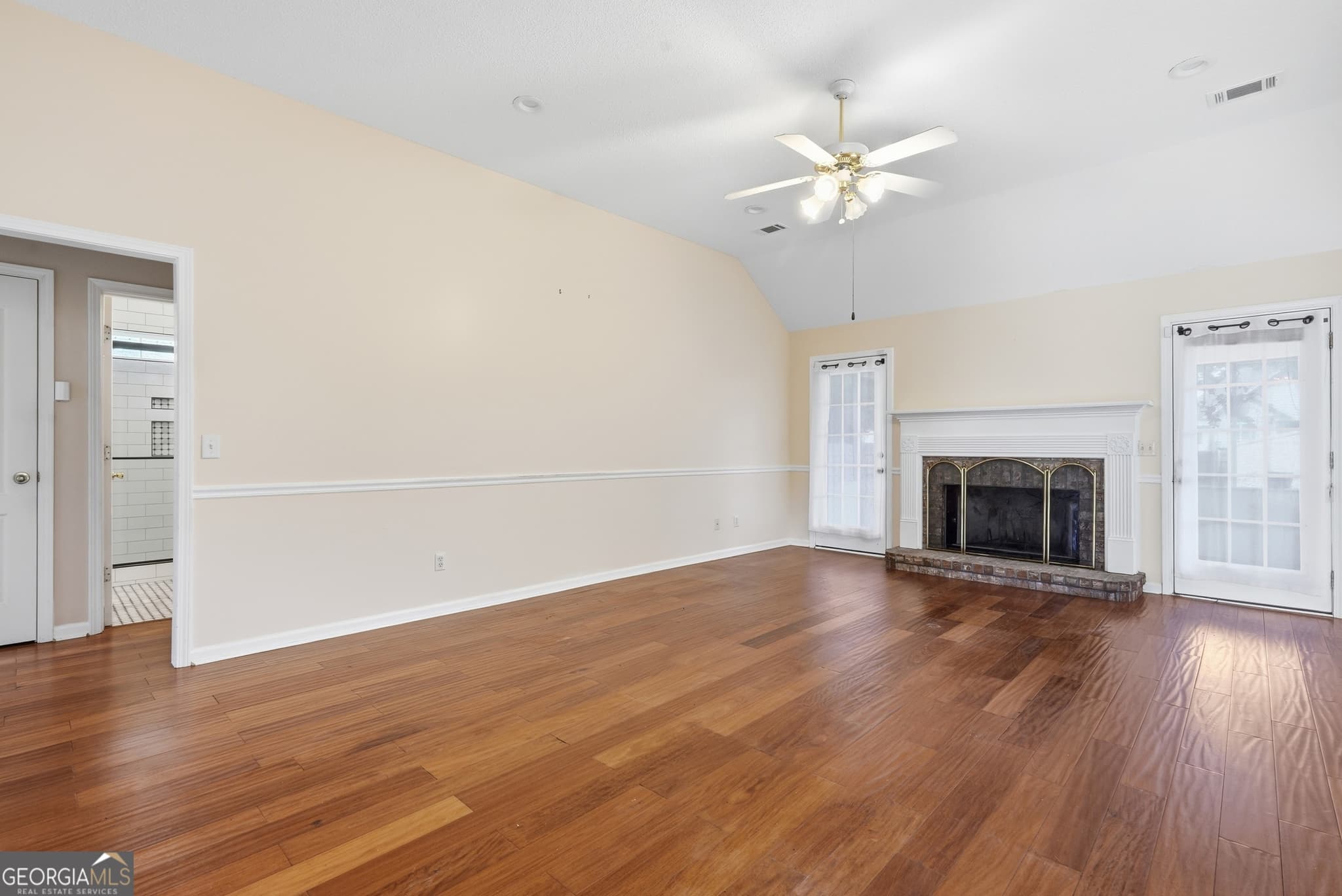3 bedroom, 2 bathroom, 1,796 sq ft single family residence under contract at 197 Young Way, Richmond Hill, GA 31324 — photo 4