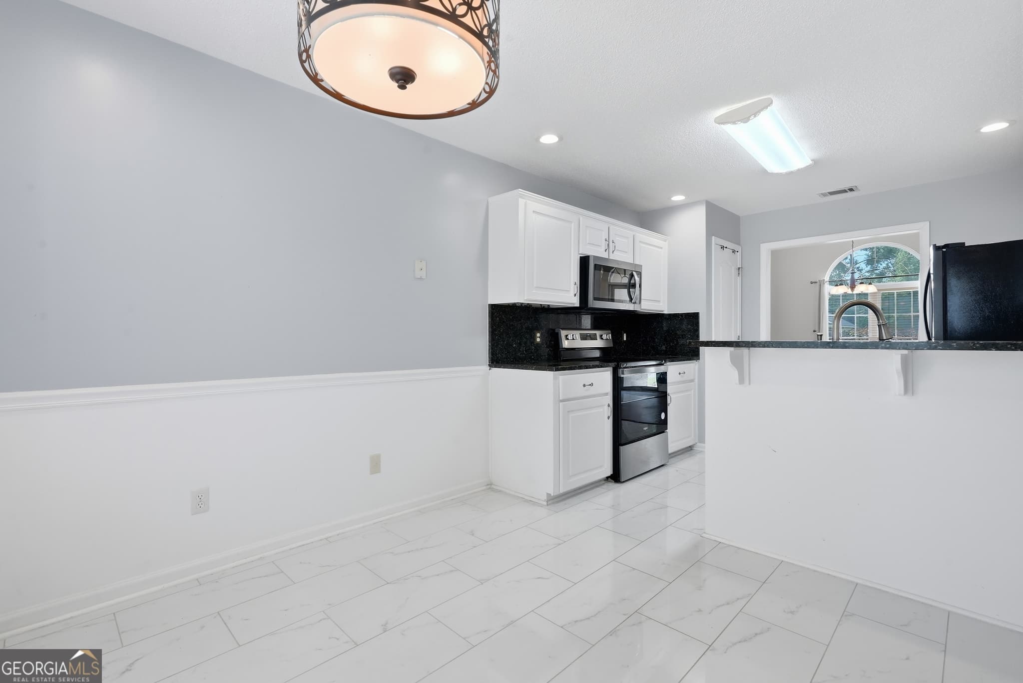 3 bedroom, 2 bathroom, 1,796 sq ft single family residence under contract at 197 Young Way, Richmond Hill, GA 31324 — photo 8