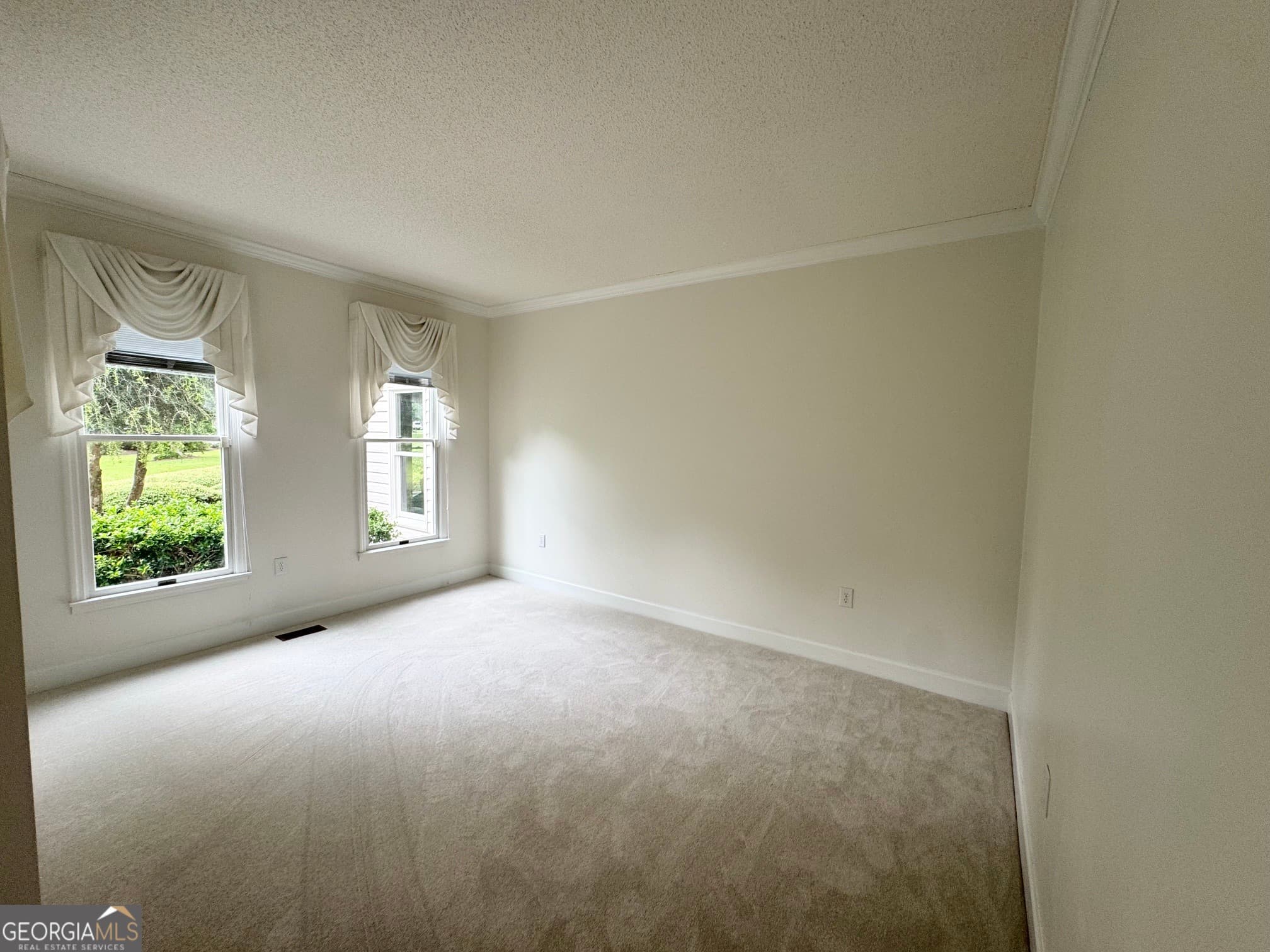 4 bedroom, 3.5 bathroom, 3,195 sq ft single family residence for sale at 113 S Tamie Circle, Kathleen, GA 31047 — photo 6