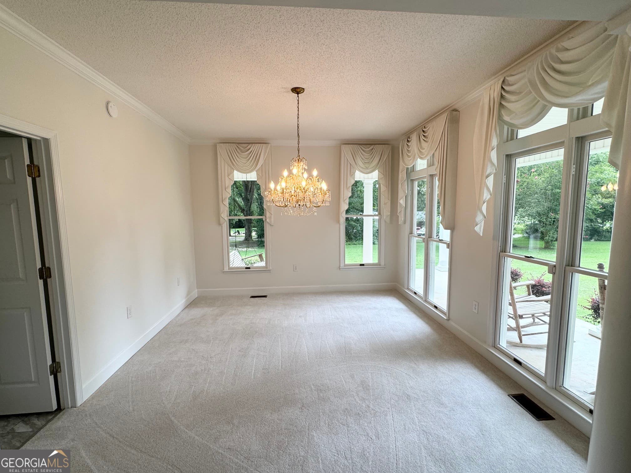 4 bedroom, 3.5 bathroom, 3,195 sq ft single family residence for sale at 113 S Tamie Circle, Kathleen, GA 31047 — photo 7