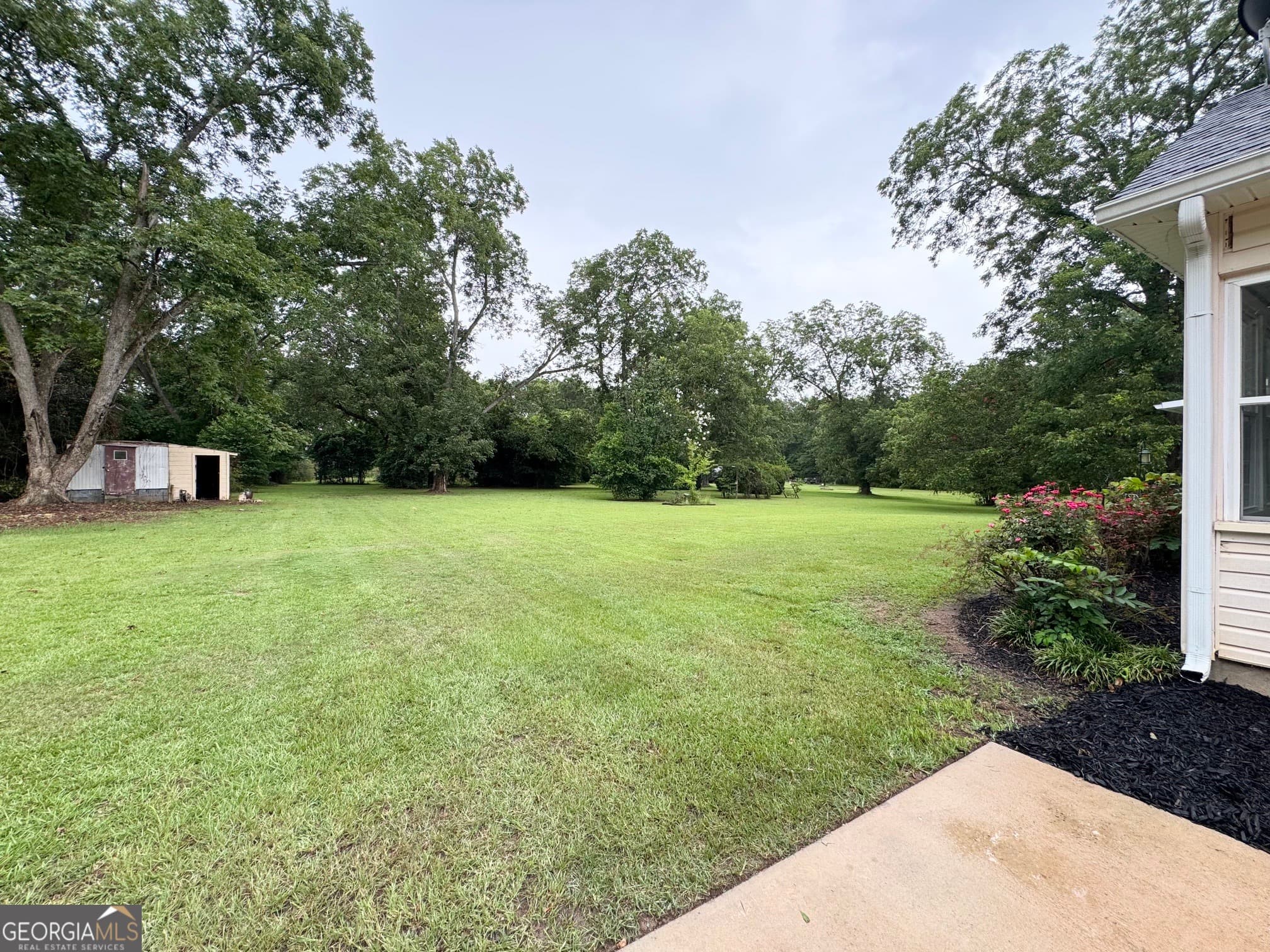 4 bedroom, 3.5 bathroom, 3,195 sq ft single family residence for sale at 113 S Tamie Circle, Kathleen, GA 31047 — photo 3