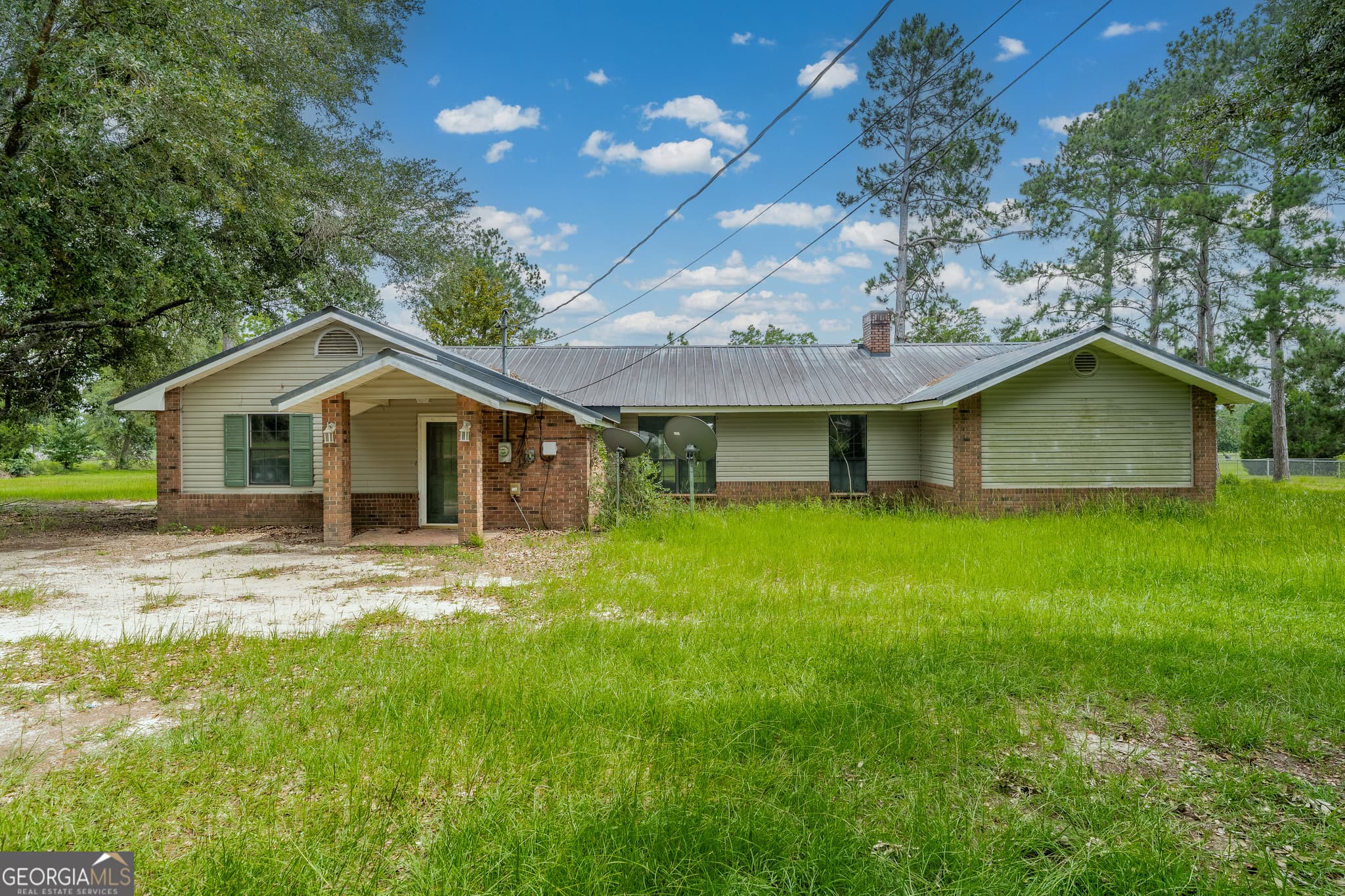 3 bedroom, 2 bathroom, 2,431 sq ft single family residence for sale at 517 Ben Carver Road, Douglas, GA 31535 — photo 6