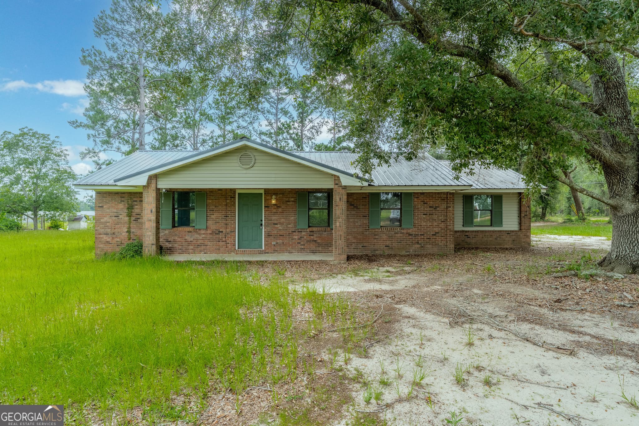 3 bedroom, 2 bathroom, 2,431 sq ft single family residence for sale at 517 Ben Carver Road, Douglas, GA 31535
