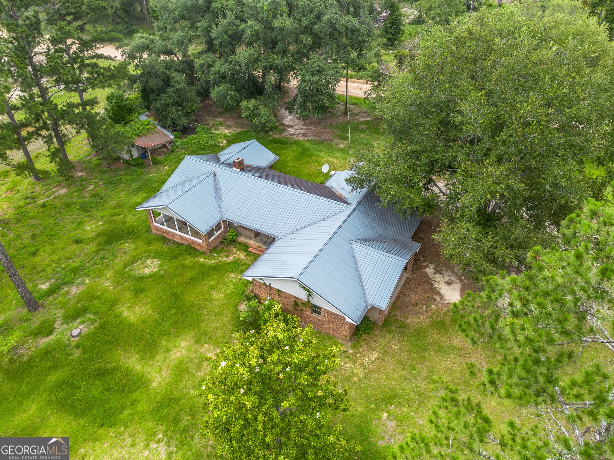 3 bedroom, 2 bathroom, 2,431 sq ft single family residence for sale at 517 Ben Carver Road, Douglas, GA 31535 — photo 9