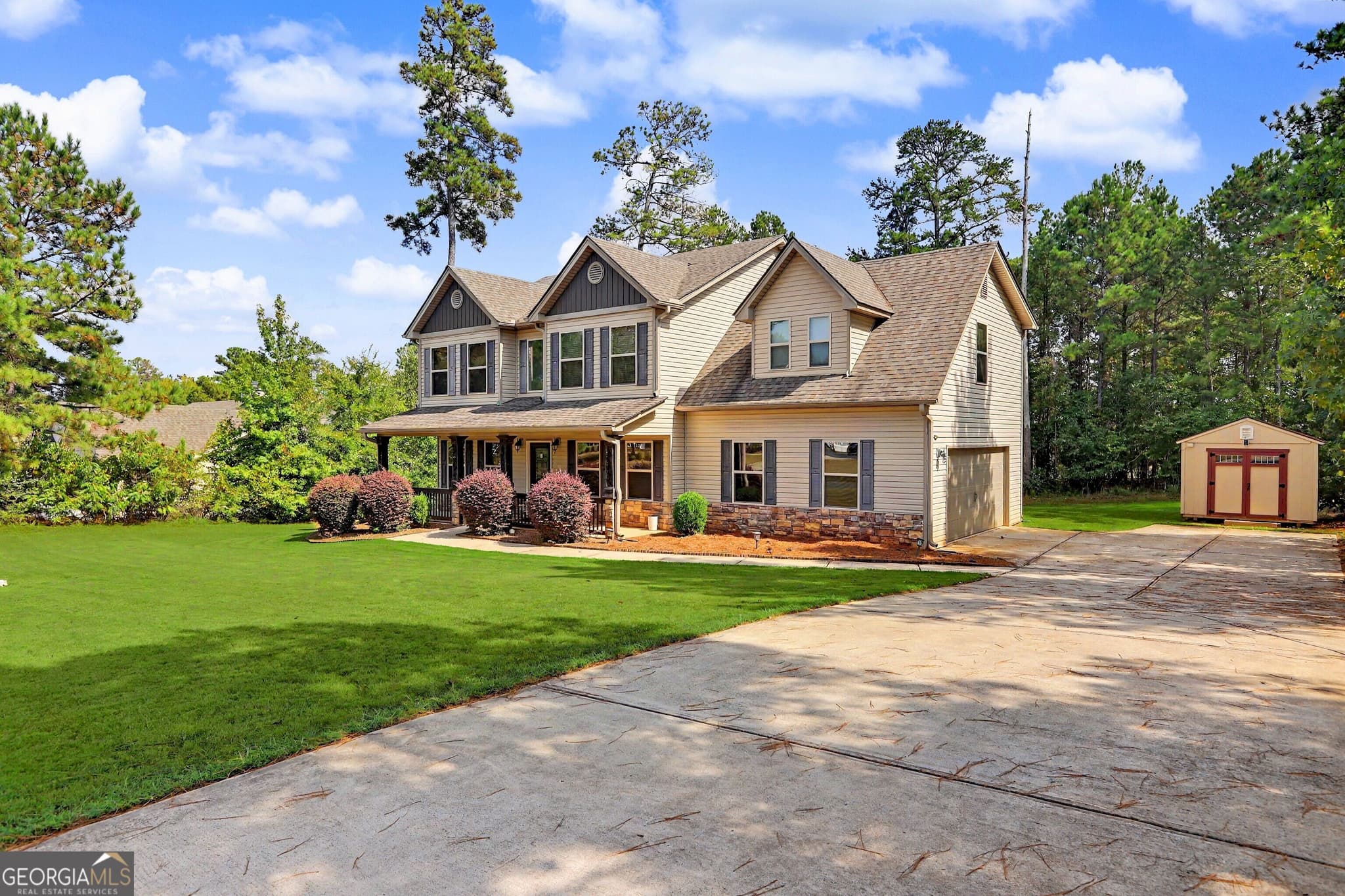 4 bedroom, 2.5 bathroom, 2,348 sq ft single family residence for sale at 370 Emily Circle, Milledgeville, GA 31061