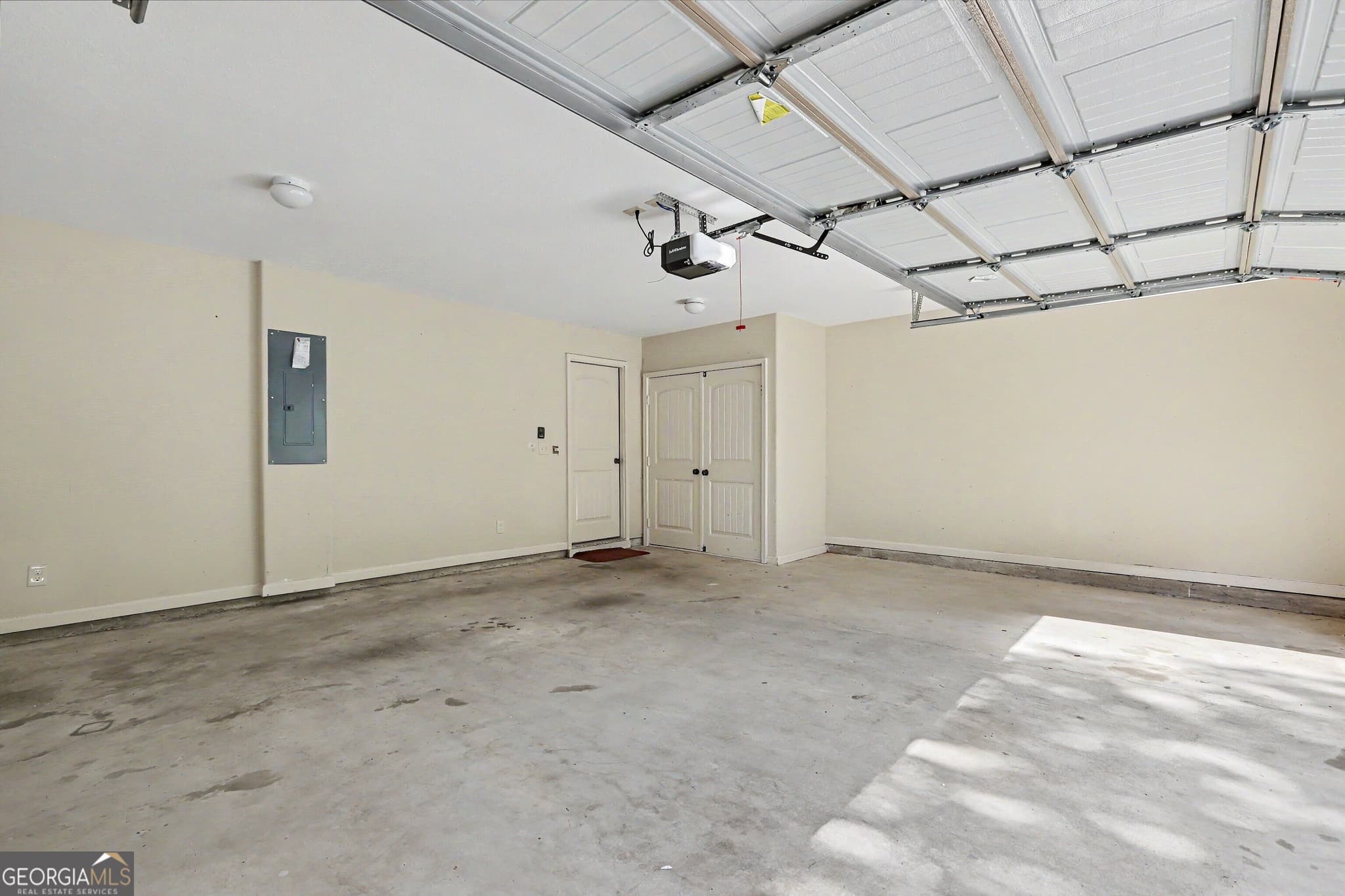 4 bedroom, 2.5 bathroom, 2,348 sq ft single family residence for sale at 370 Emily Circle, Milledgeville, GA 31061 — photo 8