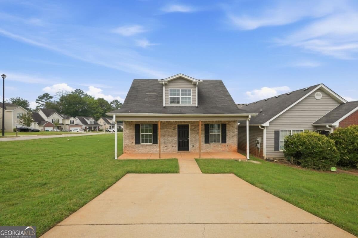 3 bedroom, 2 bathroom, 1,299 sq ft single family residence for sale at 923 Carlton Pointe Terrace, Palmetto, GA 30268