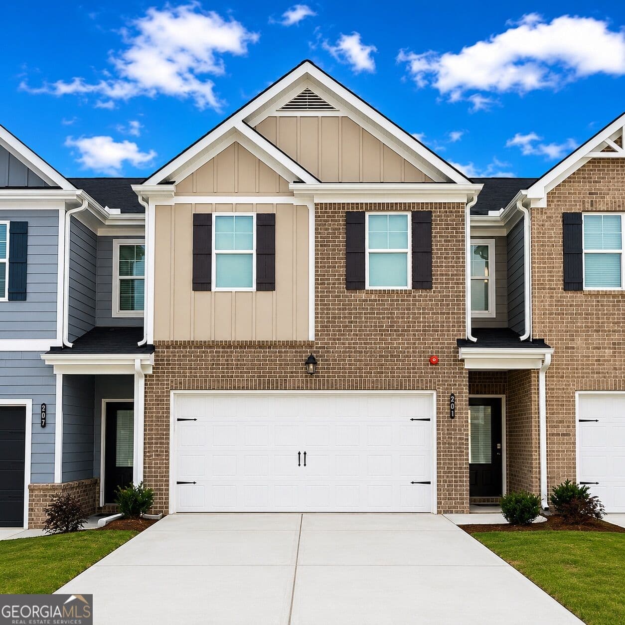 4 bedroom, 2.5 bathroom, 1,805 sq ft townhouse for rent at 401 Lanier Circle, Woodstock, GA 30189 for $2,400 a month — photo 1 of 1