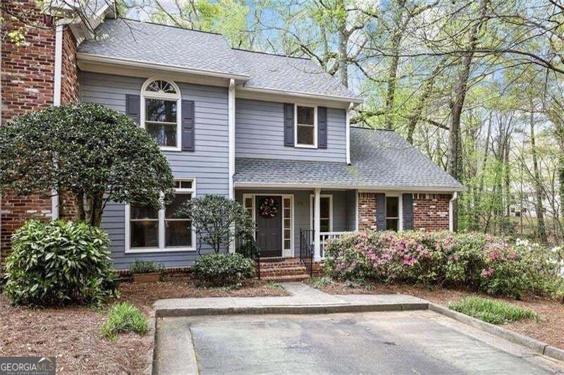 4 bedroom, 4 bathroom, 2,818 sq ft townhouse for sale at 175 Riverview Trail, Roswell, GA 30075 — photo 2