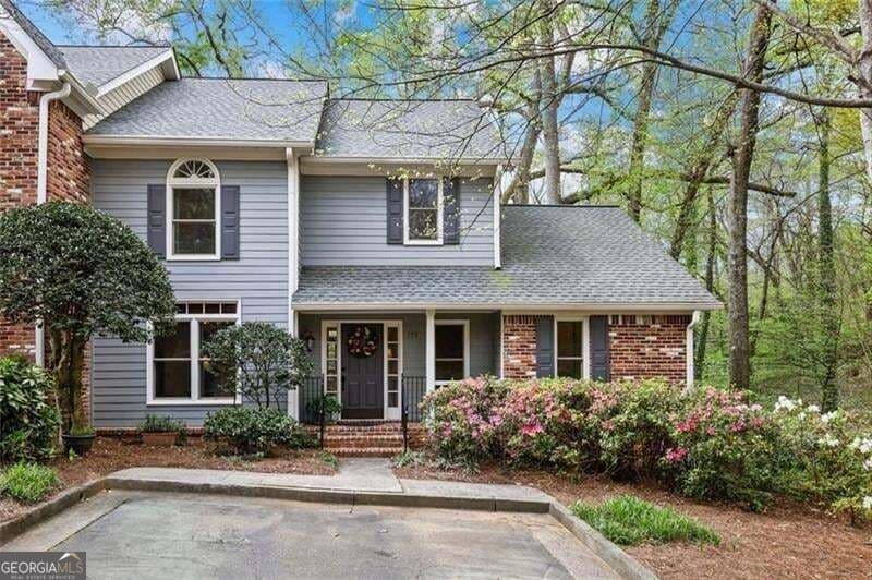 4 bedroom, 4 bathroom, 2,818 sq ft townhouse for sale at 175 Riverview Trail, Roswell, GA 30075 — photo 1 of 32