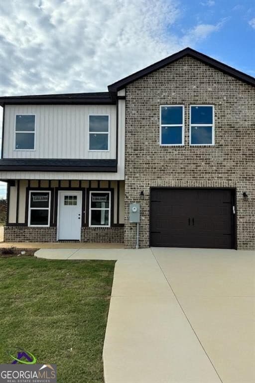3 bedroom, 2.5 bathroom, 1,697 sq ft townhouse for sale at 258 Beau Claire Circle, Byron, GA 31008 — photo 1 of 11