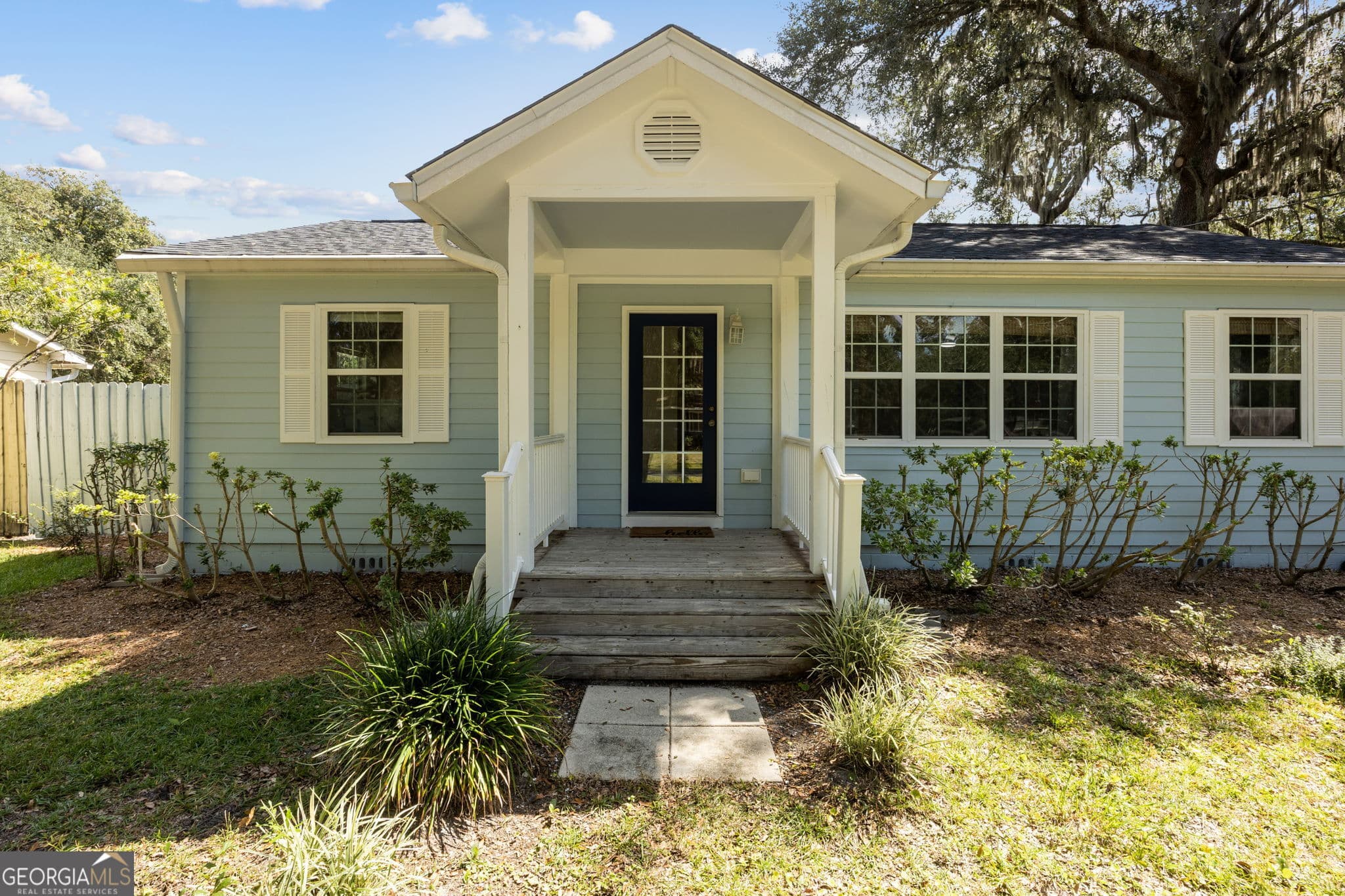 3 bedroom, 2 bathroom, 1,360 sq ft single family residence under contract at 400 Margaret Street, St. Marys, GA 31558 — photo 6