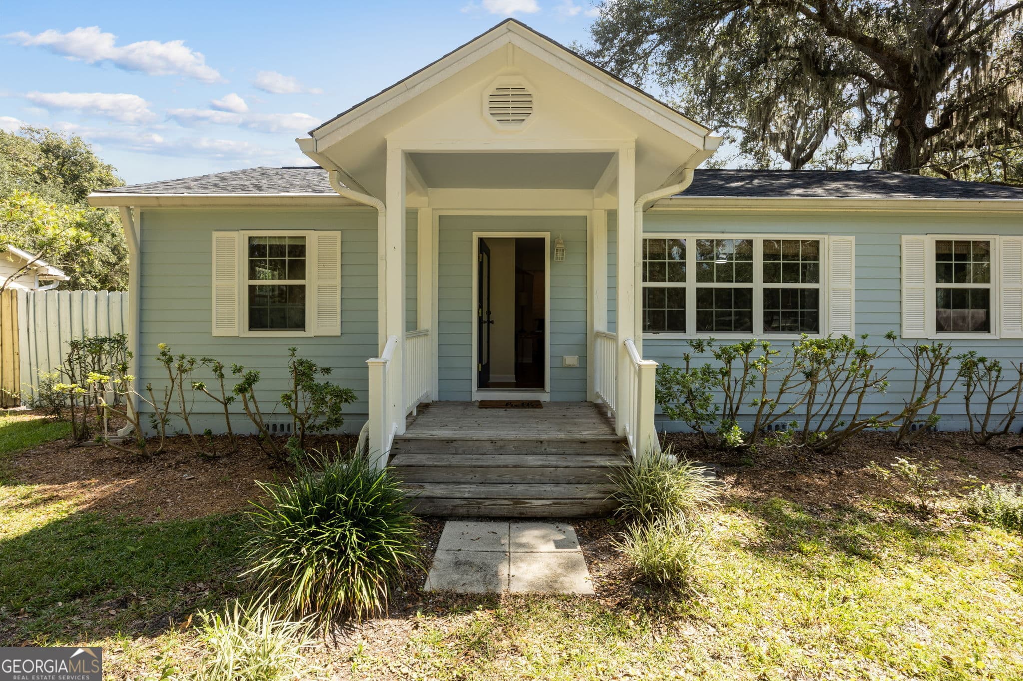 3 bedroom, 2 bathroom, 1,360 sq ft single family residence under contract at 400 Margaret Street, St. Marys, GA 31558 — photo 7
