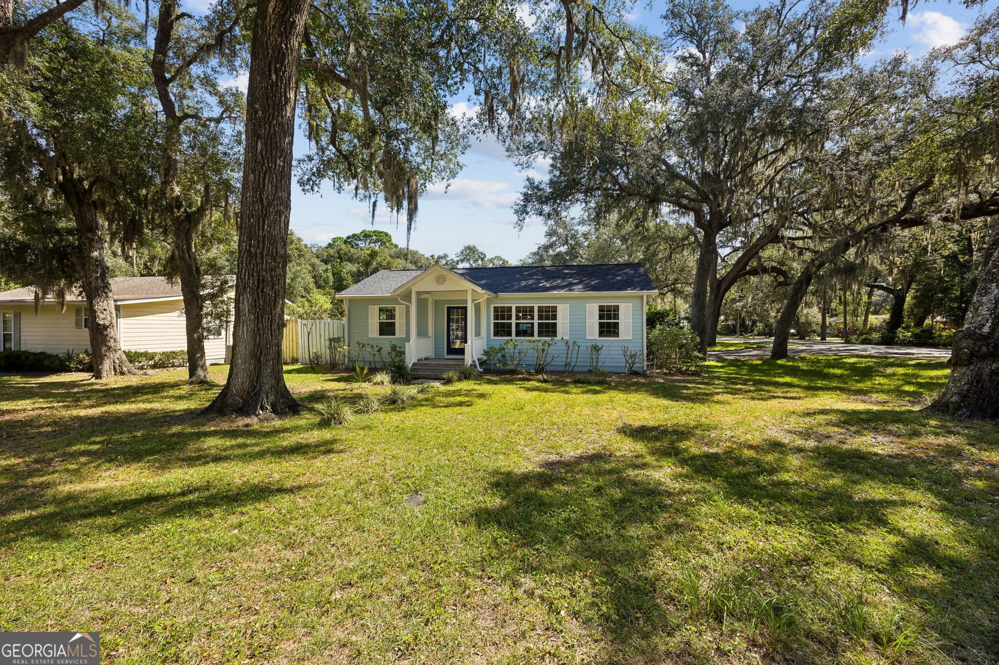 3 bedroom, 2 bathroom, 1,360 sq ft single family residence under contract at 400 Margaret Street, St. Marys, GA 31558 — photo 5