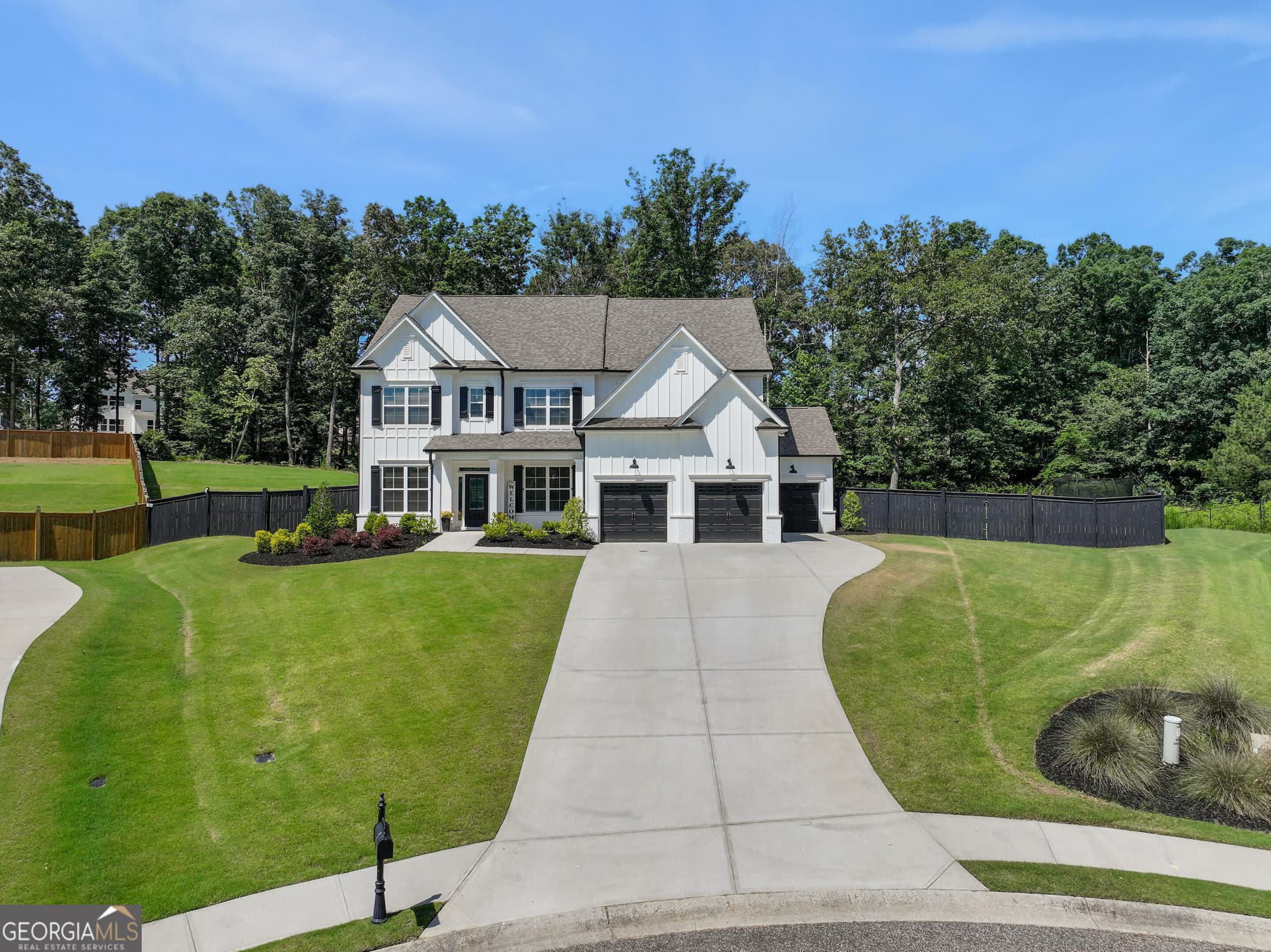 5 bedroom, 3.5 bathroom, 3,924 sq ft single family residence sold at 1174 Julian Way, Hoschton, GA 30548
