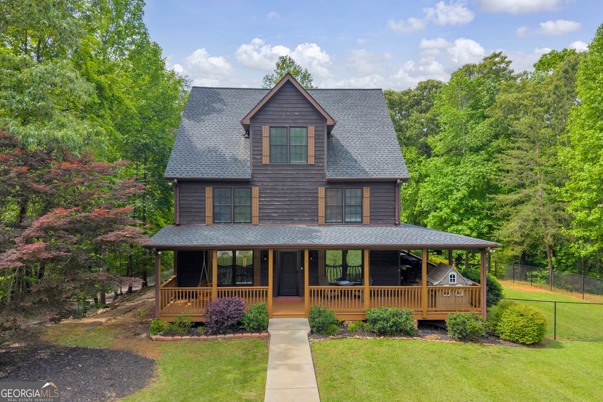 3 bedroom, 2.5 bathroom, 2,560 sq ft single family residence for sale at 946 Riverdale Road, Toccoa, GA 30577 — photo 3