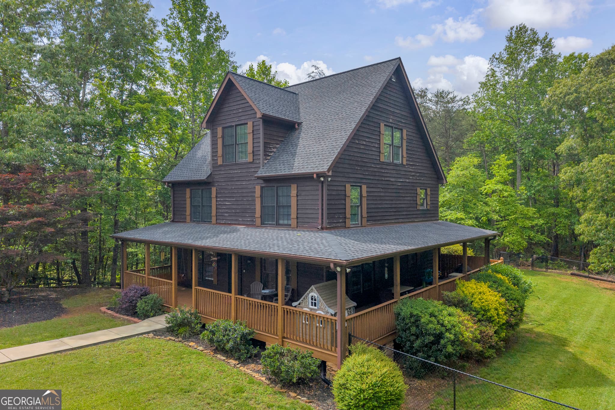 3 bedroom, 2.5 bathroom, 2,560 sq ft single family residence for sale at 946 Riverdale Road, Toccoa, GA 30577 — photo 4