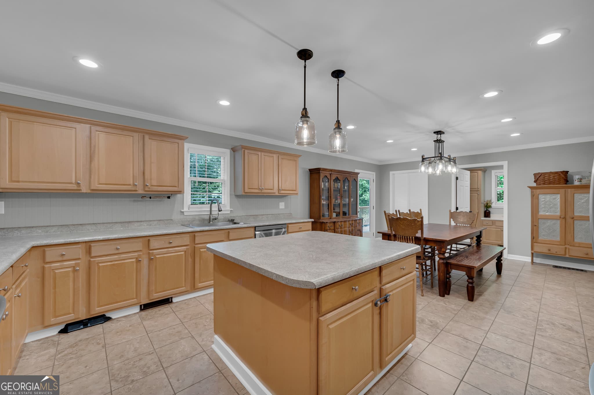 3 bedroom, 2.5 bathroom, 2,560 sq ft single family residence for sale at 946 Riverdale Road, Toccoa, GA 30577 — photo 8