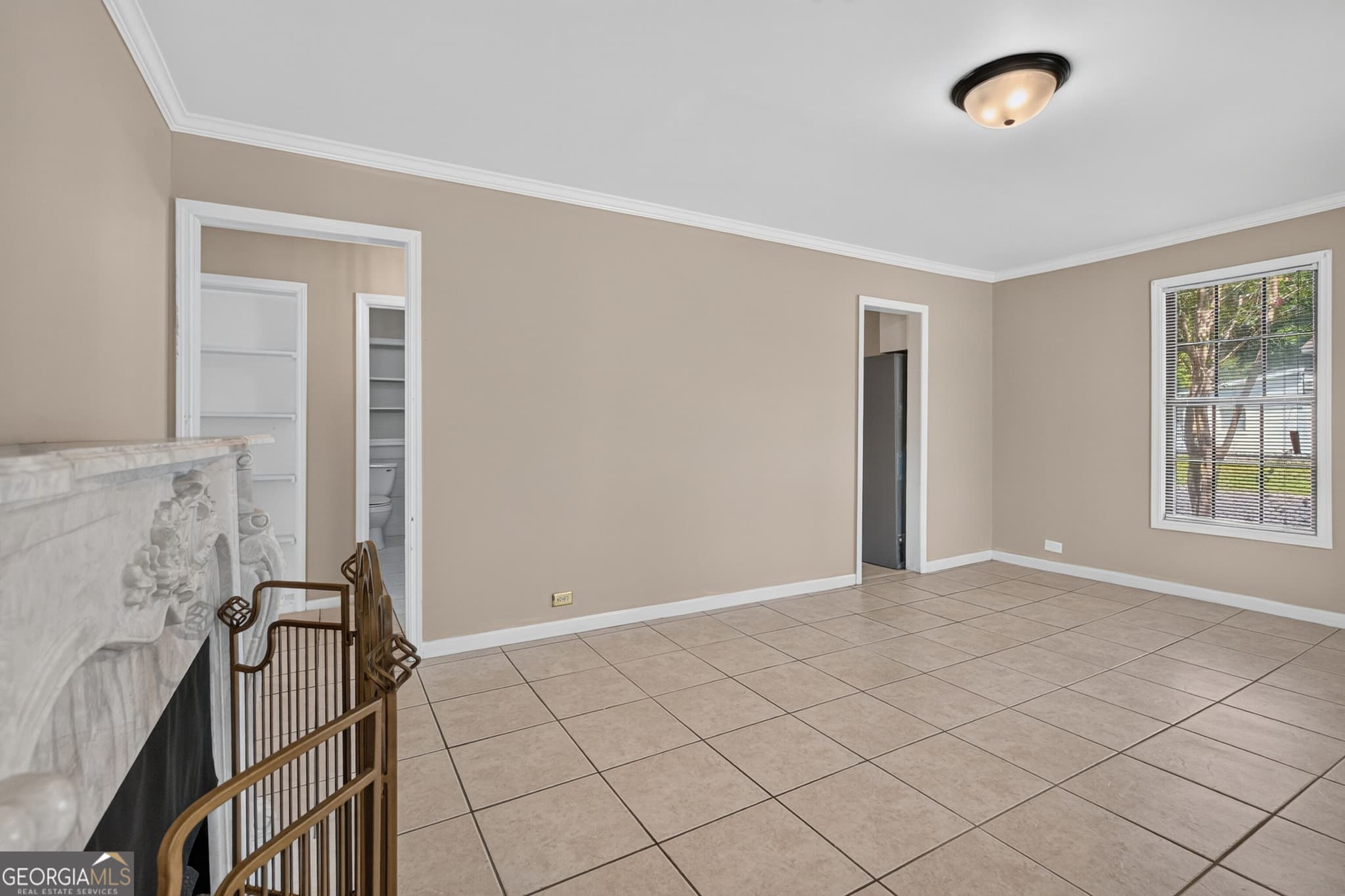 5 bedroom, 3 bathroom, 2,669 sq ft single family residence for sale at 2229 Lee Street, Brunswick, GA 31520 — photo 3