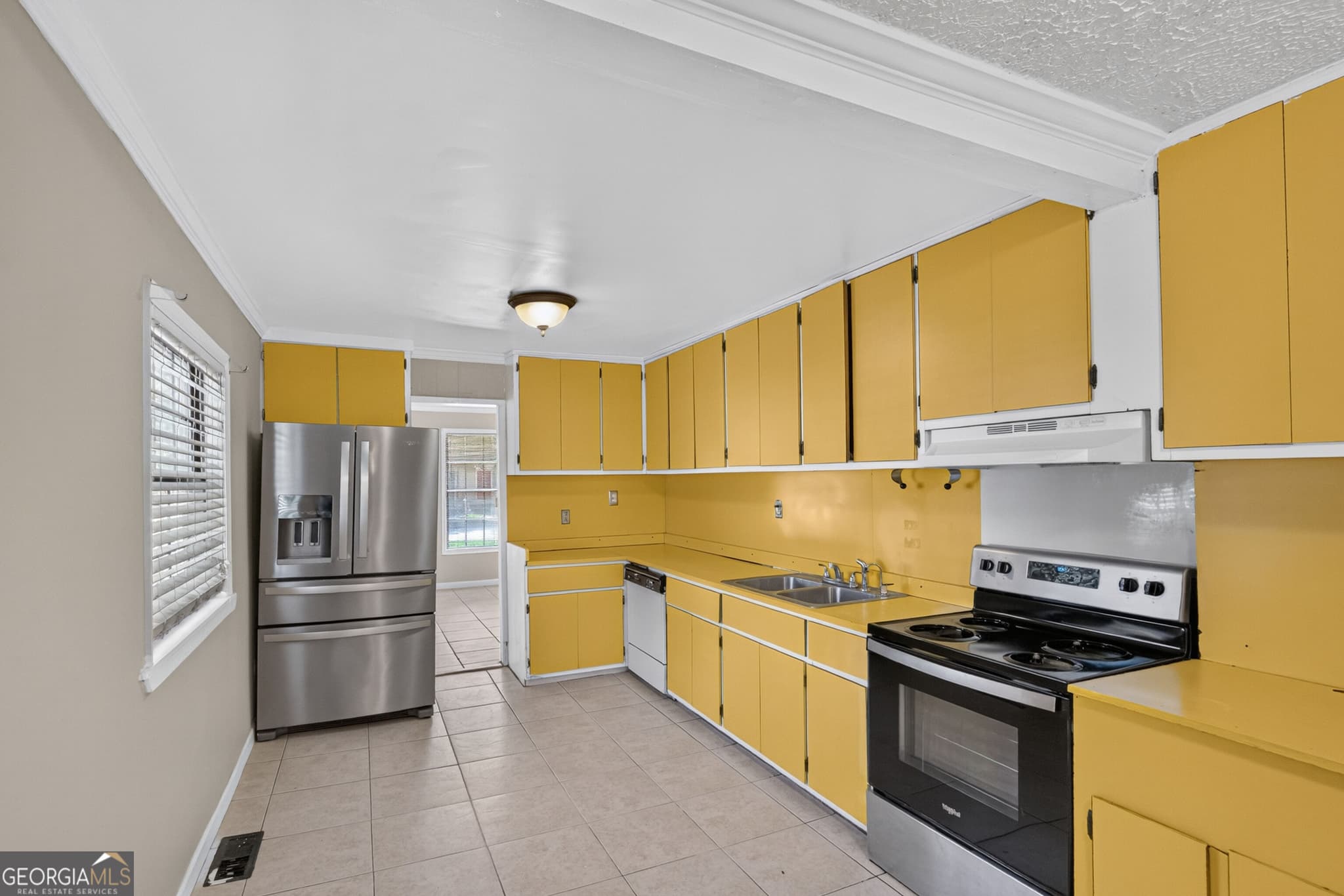 5 bedroom, 3 bathroom, 2,669 sq ft single family residence for sale at 2229 Lee Street, Brunswick, GA 31520 — photo 5