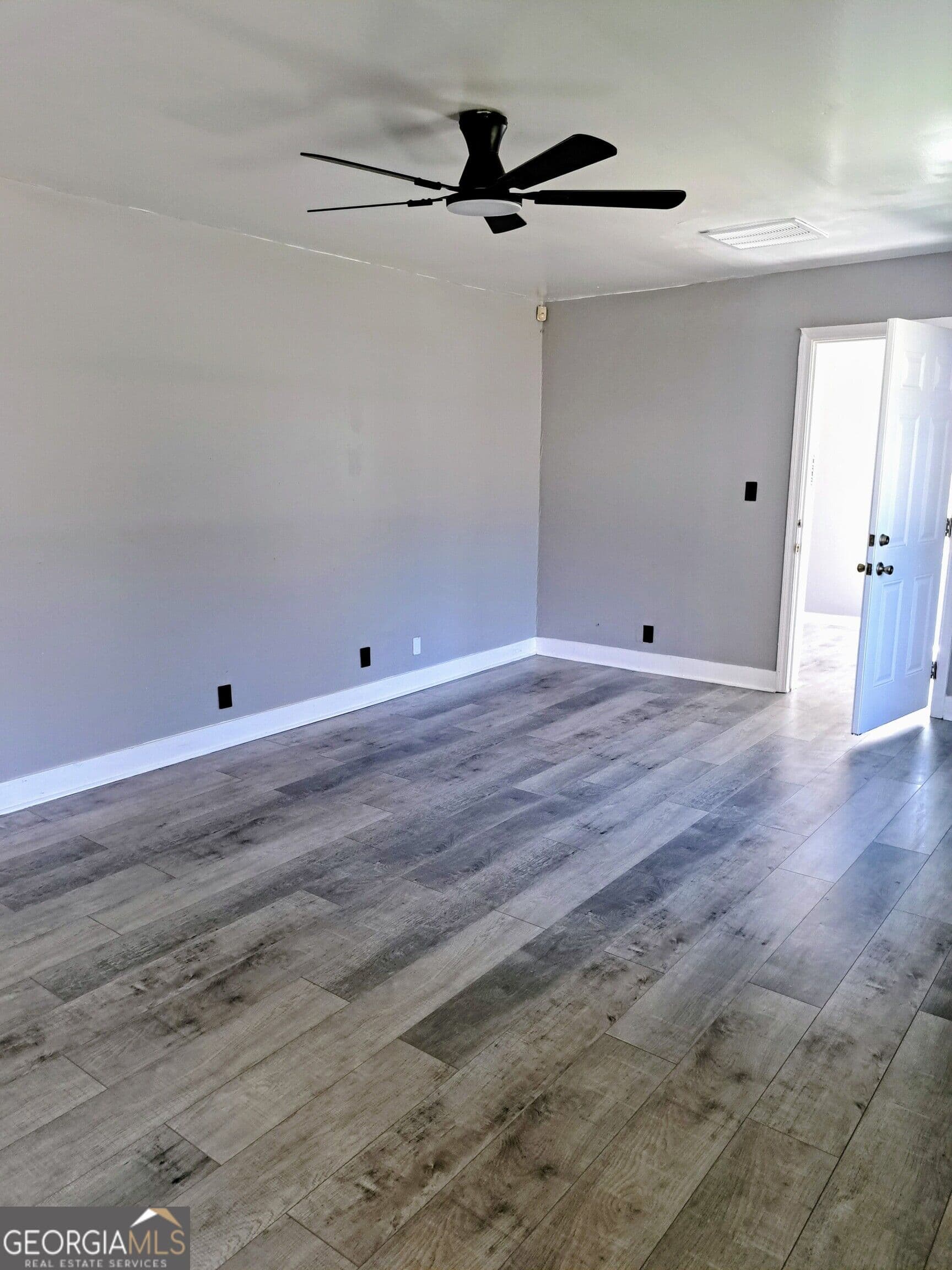 2 bedroom, 1 bathroom, 1,310 sq ft single family residence for rent at 1928 Columbia Drive, Decatur, GA 30032 for $2,000 a month — photo 5
