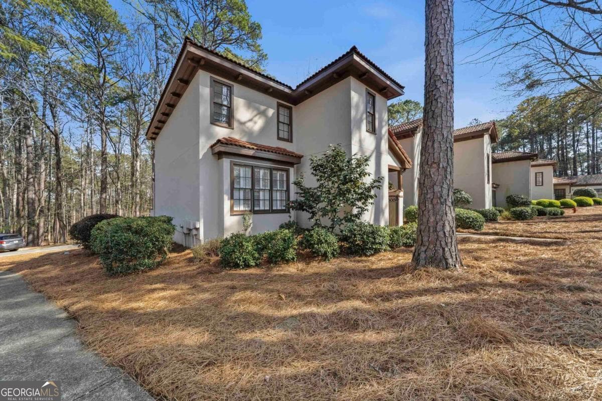 3 bedroom, 2 bathroom, 1,814 sq ft townhouse for sale at 1432 Club Drive, Greensboro, GA 30642 — photo 3